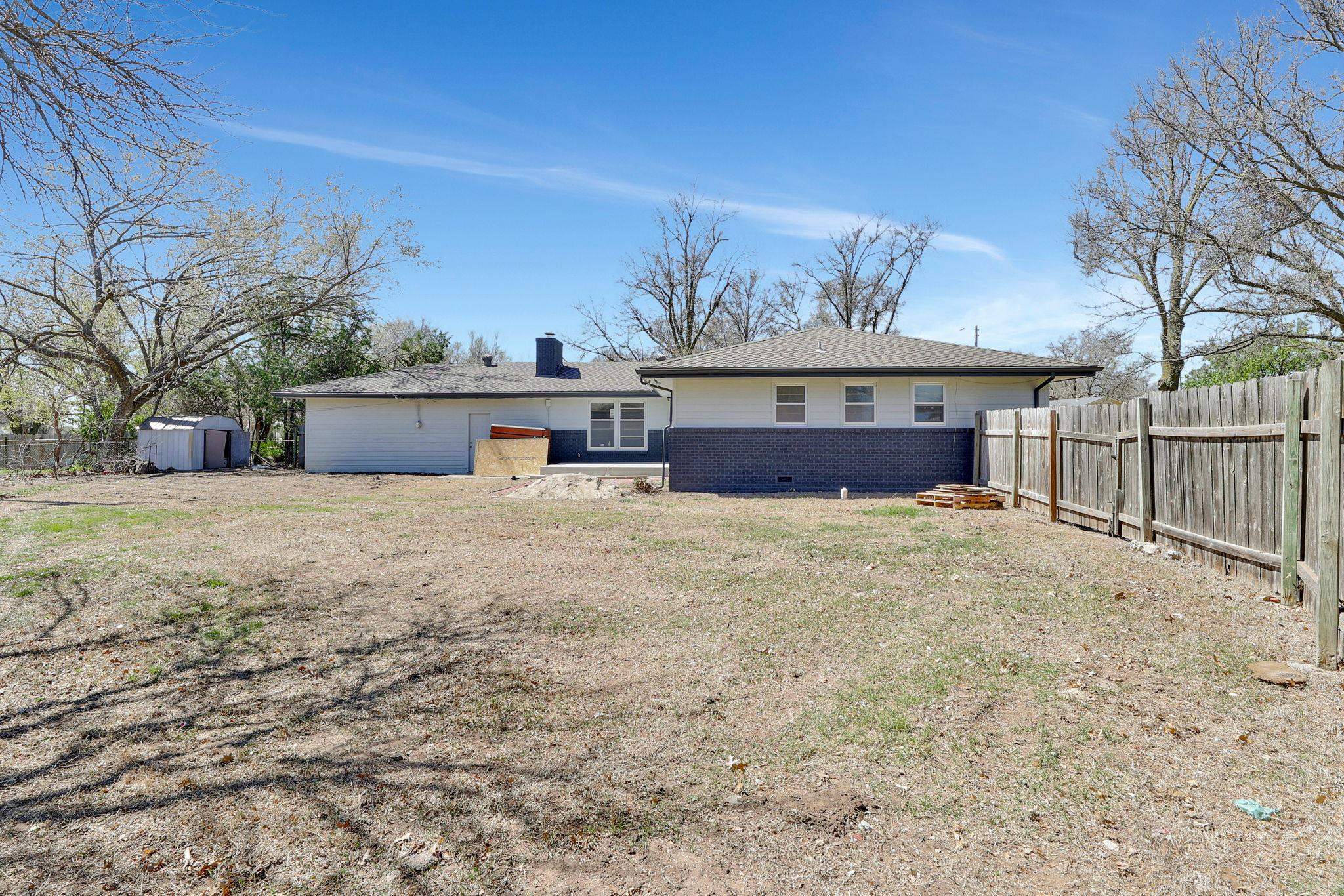 Wichita, Kansas 67208, United States, 3 Bedrooms Bedrooms, ,2 BathroomsBathrooms,Residential,Pending,60311