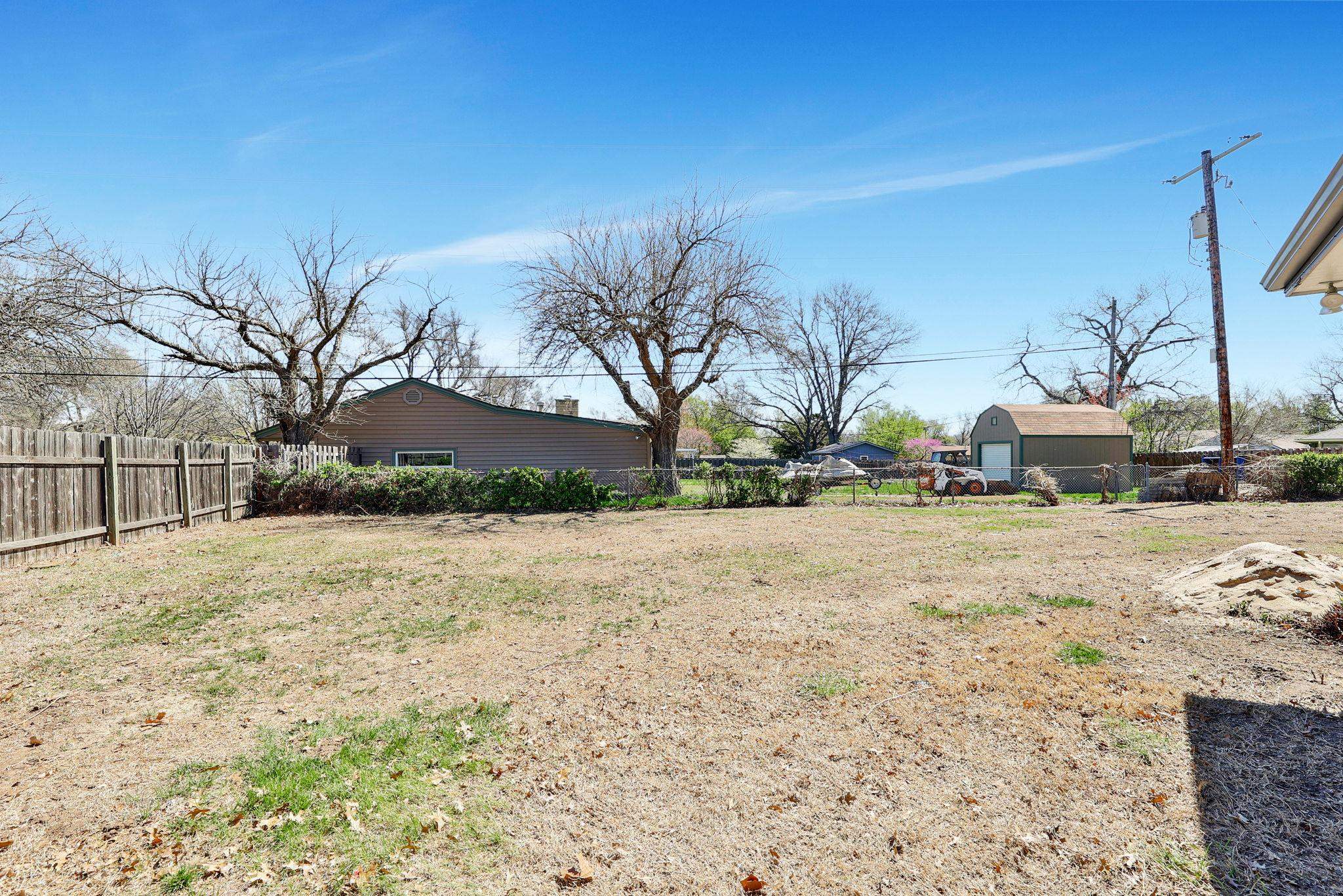 Wichita, Kansas 67208, United States, 3 Bedrooms Bedrooms, ,2 BathroomsBathrooms,Residential,Pending,60311