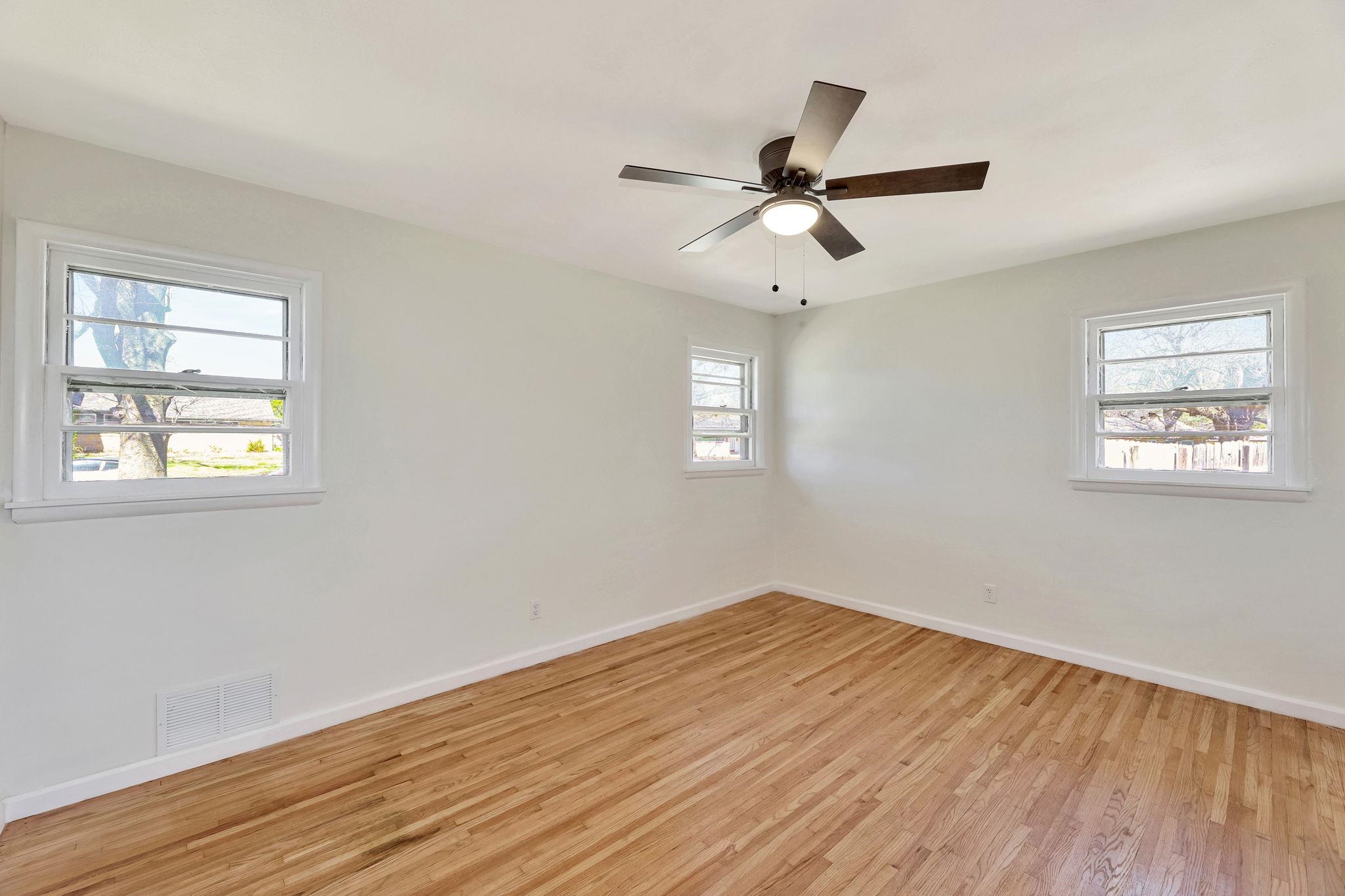 Wichita, Kansas 67208, United States, 3 Bedrooms Bedrooms, ,2 BathroomsBathrooms,Residential,Pending,60311