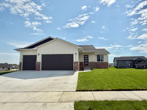 Homes For Sale - 10611 E Bonita St<br/> Sedgwick County, Wichita, KS 67207
