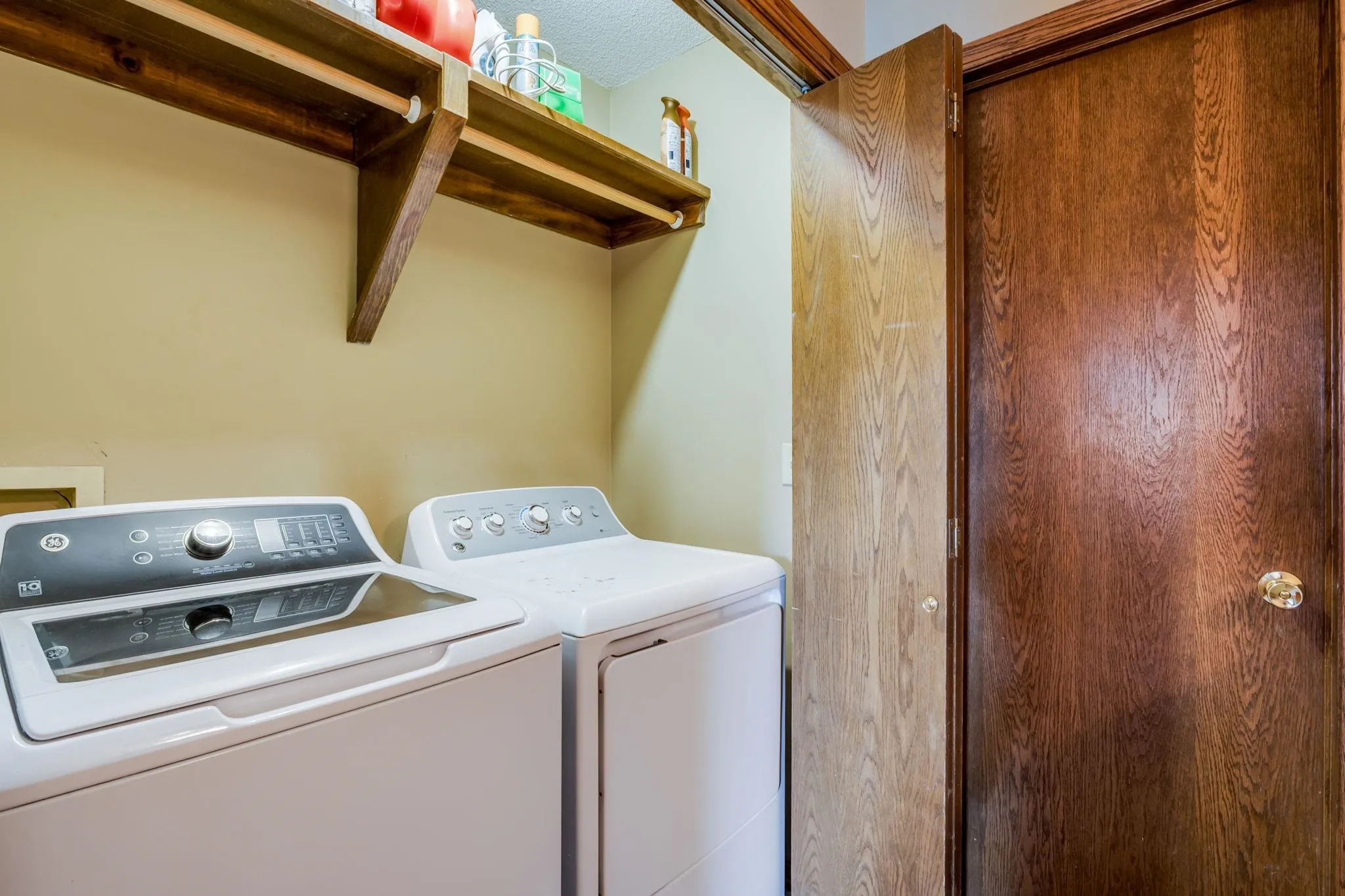 Derby, Kansas 67037, United States, 3 Bedrooms Bedrooms, ,3 BathroomsBathrooms,Residential,Pending,155126