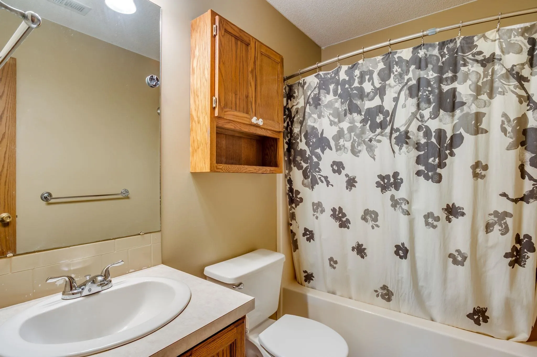 Derby, Kansas 67037, United States, 3 Bedrooms Bedrooms, ,3 BathroomsBathrooms,Residential,Pending,155126