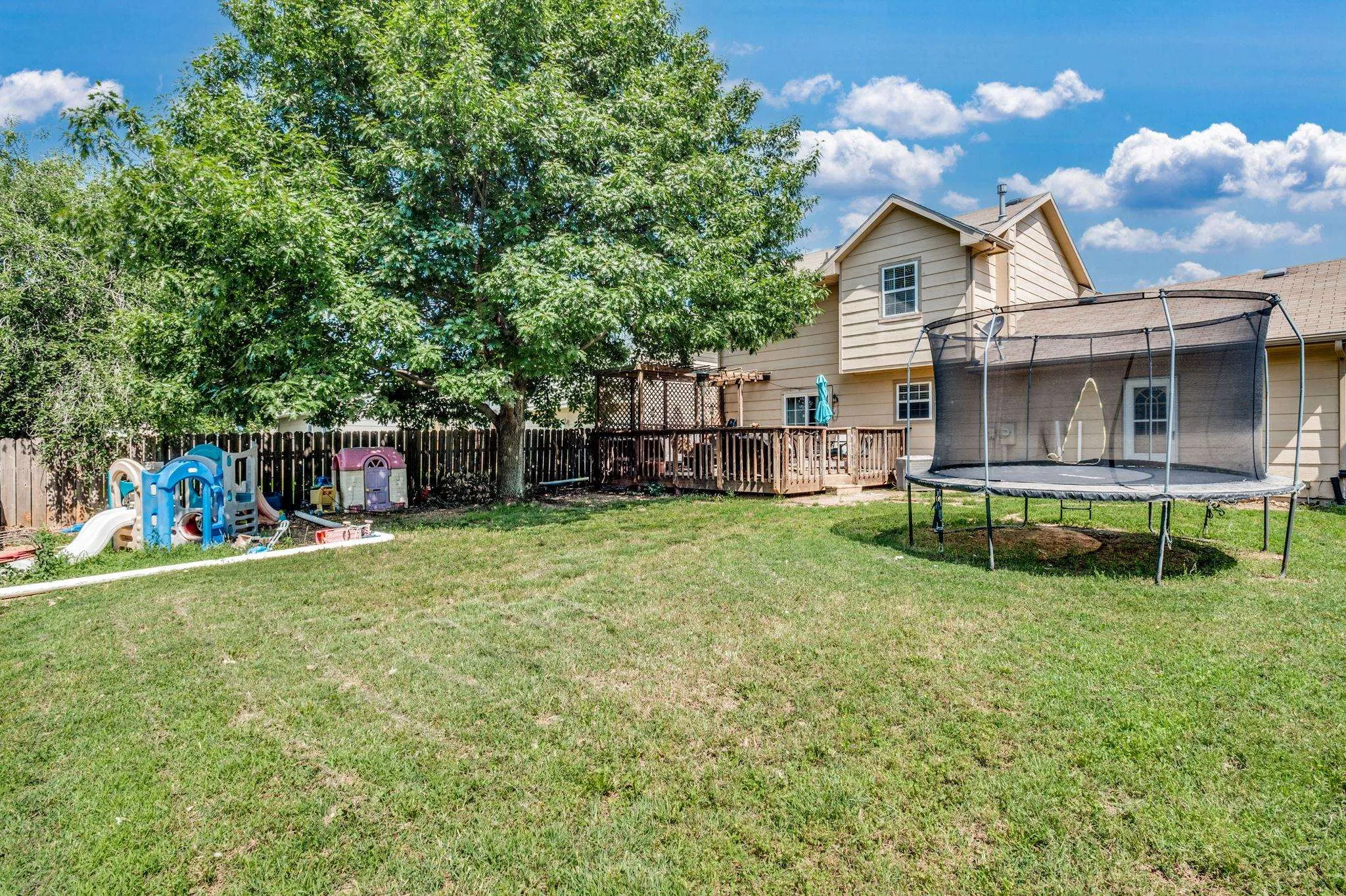 Derby, Kansas 67037, United States, 3 Bedrooms Bedrooms, ,3 BathroomsBathrooms,Residential,Pending,155126