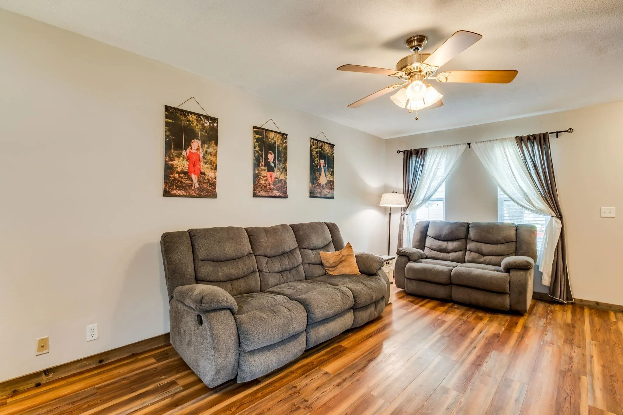 Derby, Kansas 67037, United States, 3 Bedrooms Bedrooms, ,3 BathroomsBathrooms,Residential,Pending,155126