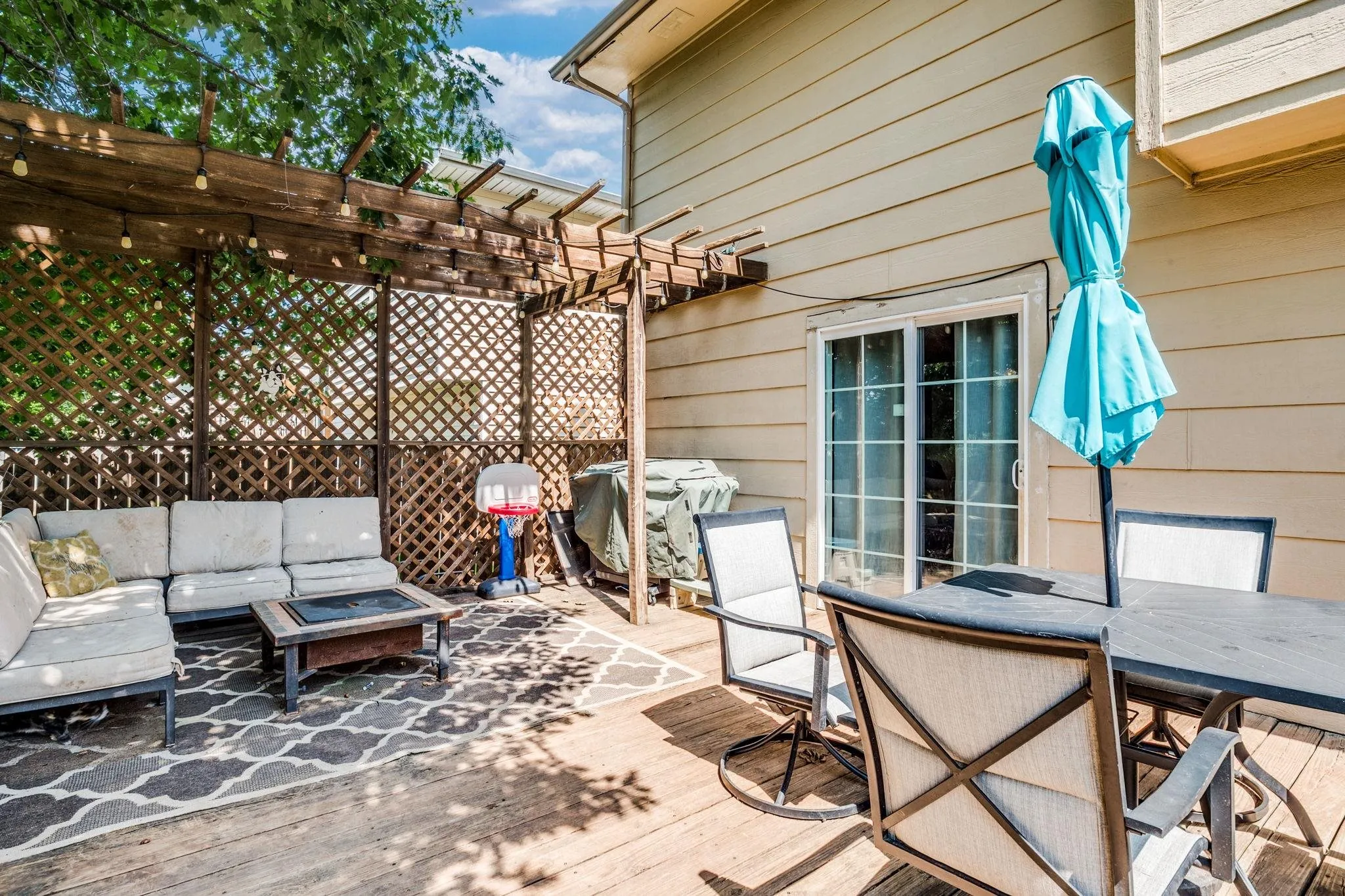 Derby, Kansas 67037, United States, 3 Bedrooms Bedrooms, ,3 BathroomsBathrooms,Residential,Pending,155126