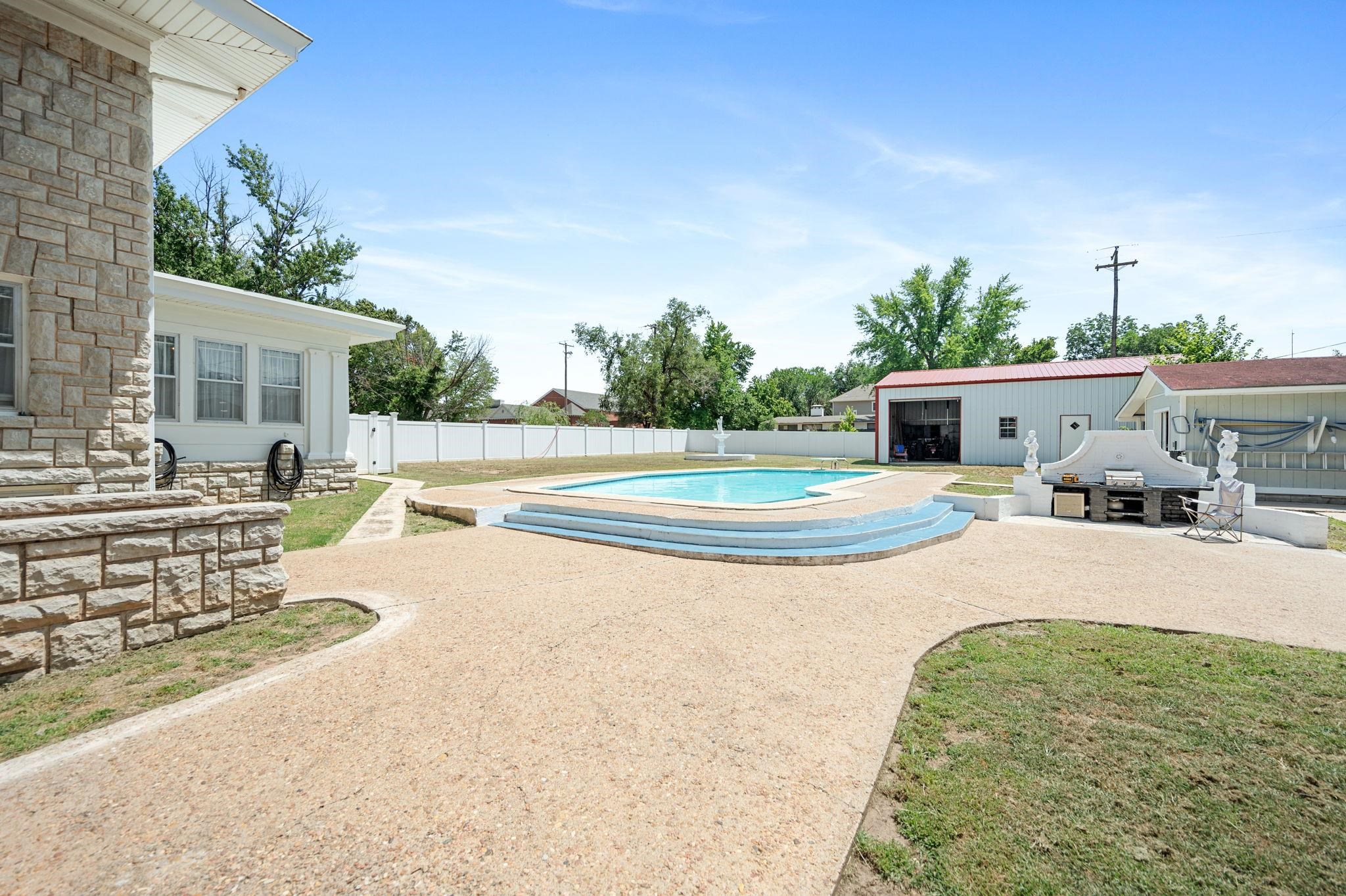 411 N B, Arkansas City, Kansas image 30