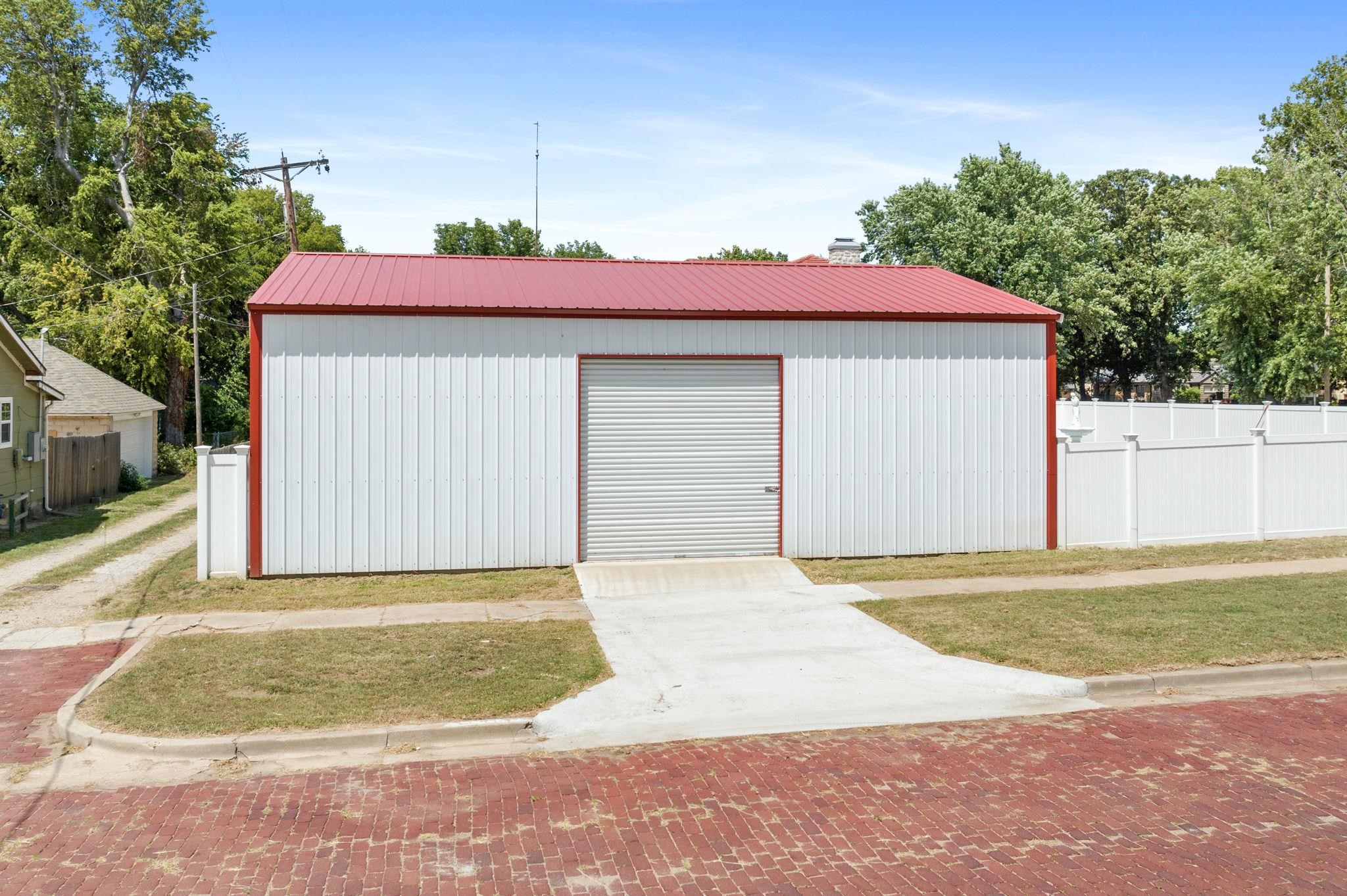 411 N B, Arkansas City, Kansas image 34