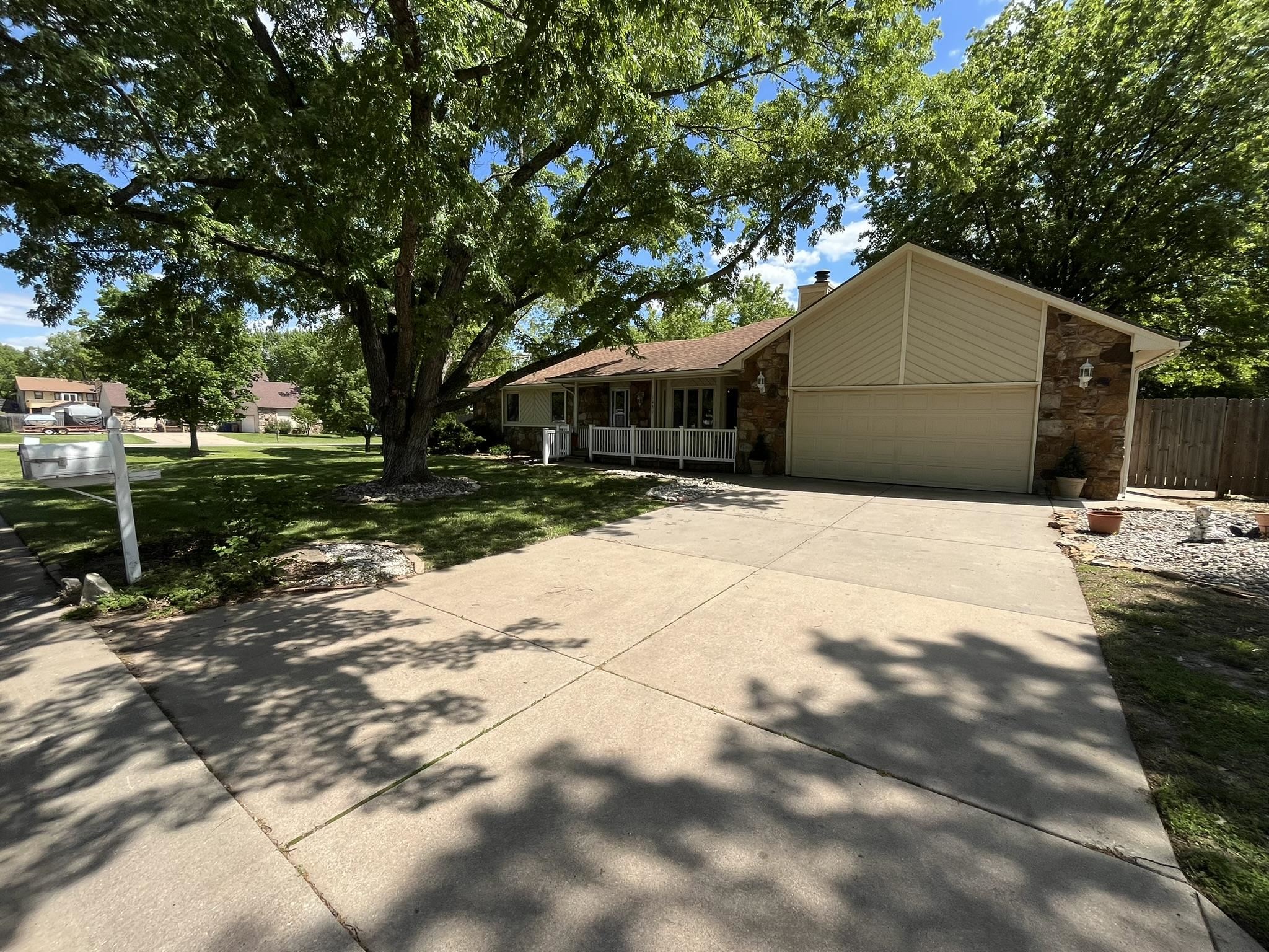1431 E Cresthii Rd, Derby, Kansas image 2
