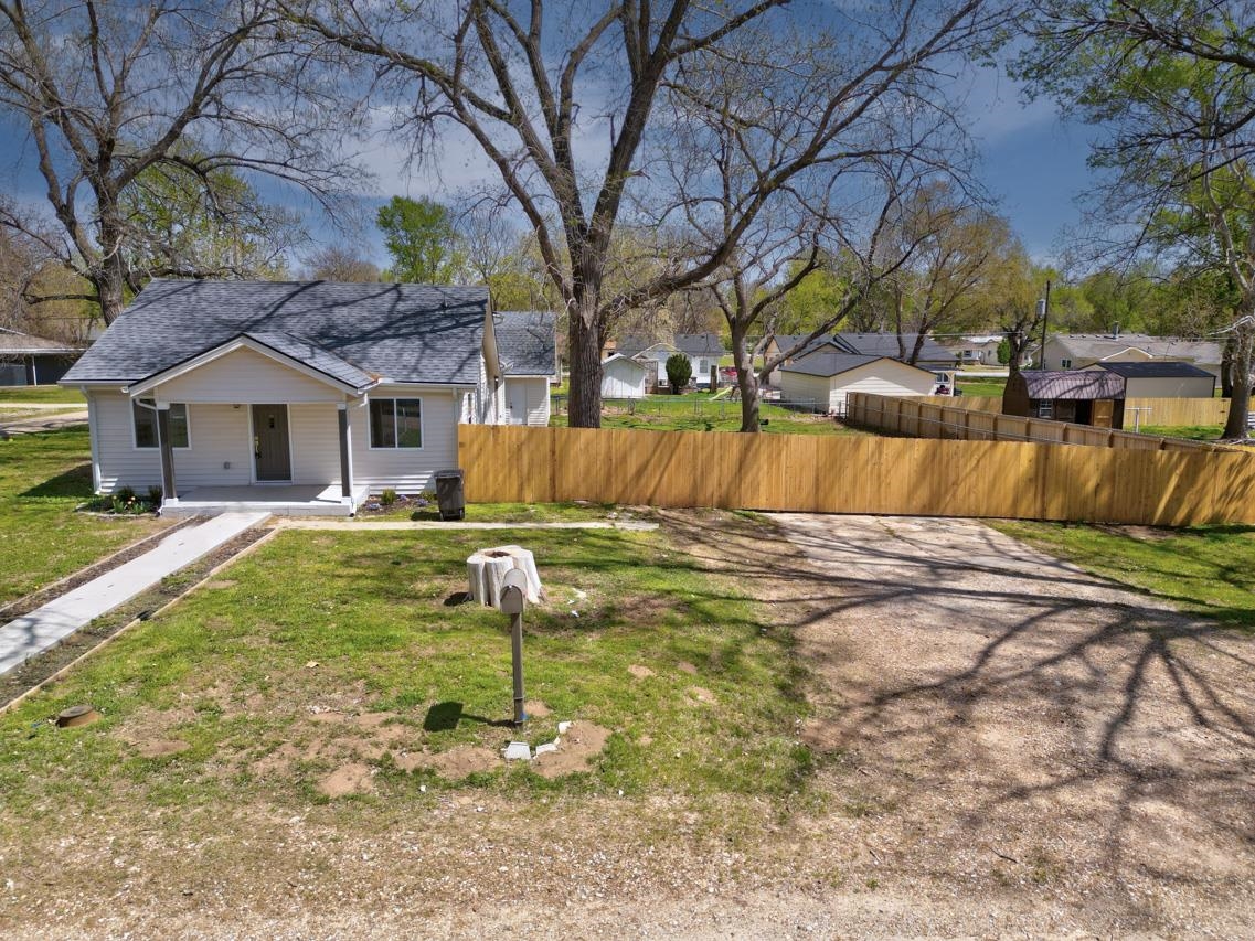 1228 N 15th St, Arkansas City, Kansas image 1