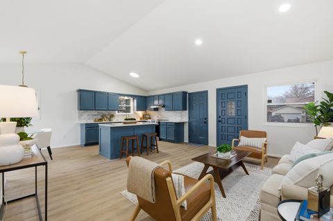 Tiny photo for 333 W Arrowhead St., St, Kechi, KS 67067 (MLS # 669293)