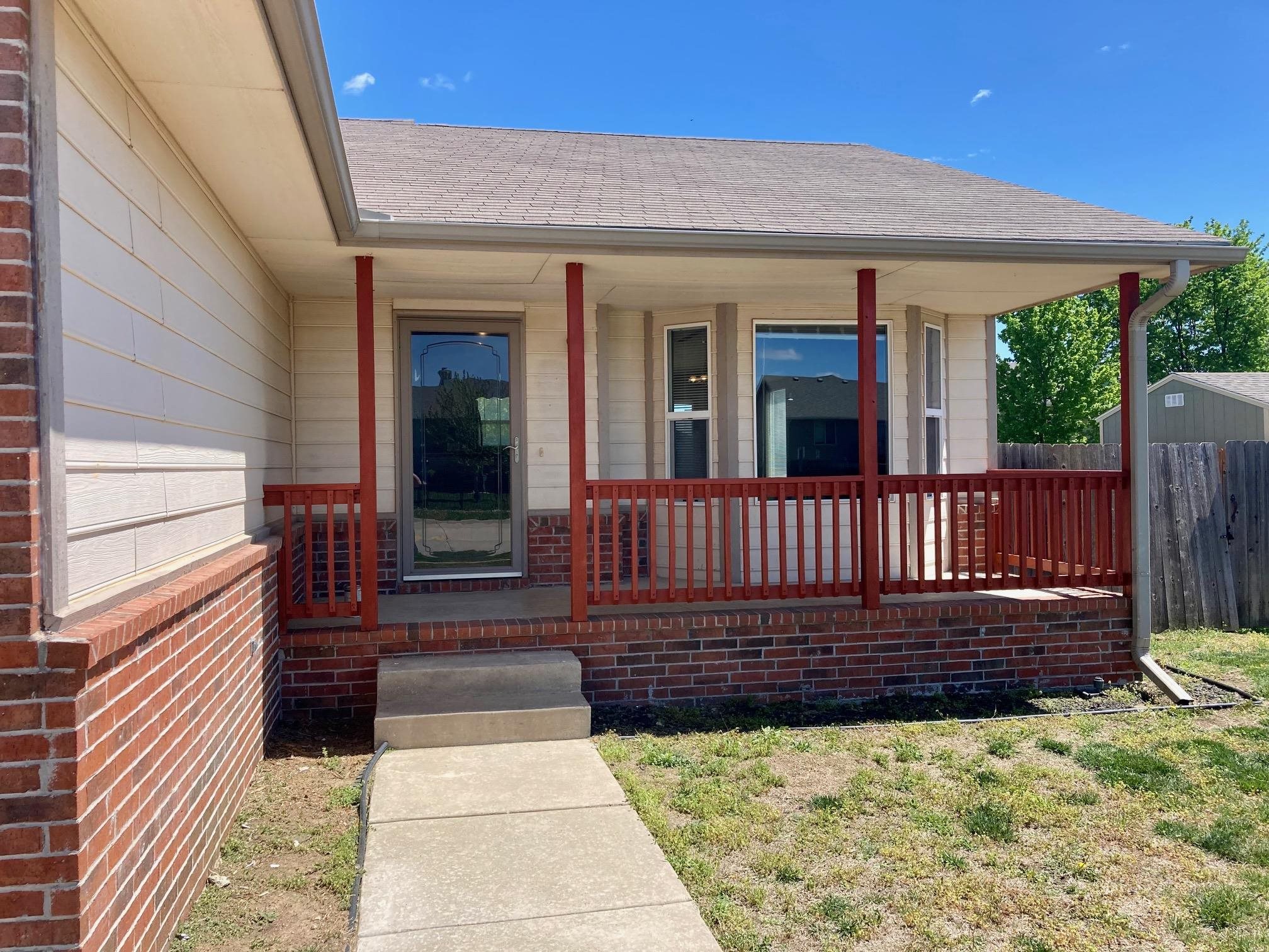 Newton, Kansas 67114, United States, 3 Bedrooms Bedrooms, ,3 BathroomsBathrooms,Residential,Pending,65565