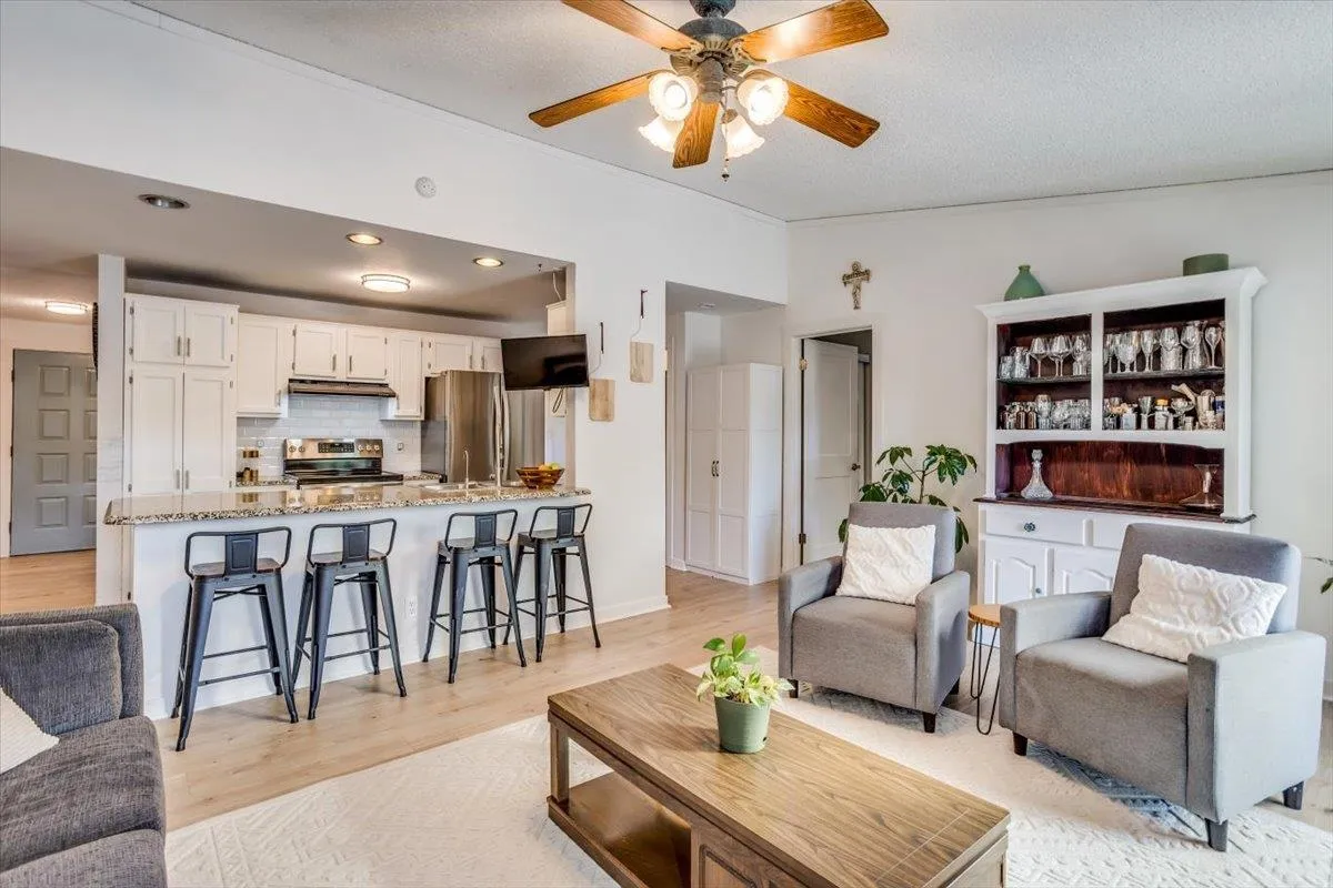 Wichita, Kansas 67226, United States, 3 Bedrooms Bedrooms, ,3 BathroomsBathrooms,Residential,Pending,45133