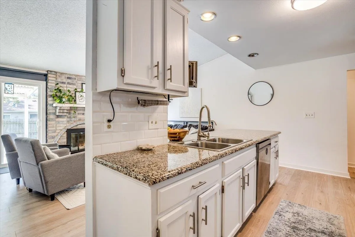 Wichita, Kansas 67226, United States, 3 Bedrooms Bedrooms, ,3 BathroomsBathrooms,Residential,Pending,45133