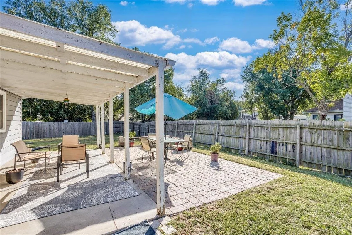 Wichita, Kansas 67226, United States, 3 Bedrooms Bedrooms, ,3 BathroomsBathrooms,Residential,Pending,45133