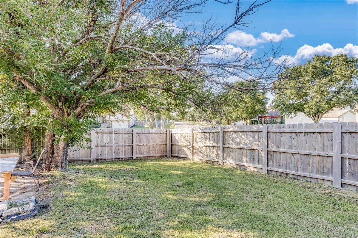 Wichita, Kansas 67226, United States, 3 Bedrooms Bedrooms, ,3 BathroomsBathrooms,Residential,Pending,45133