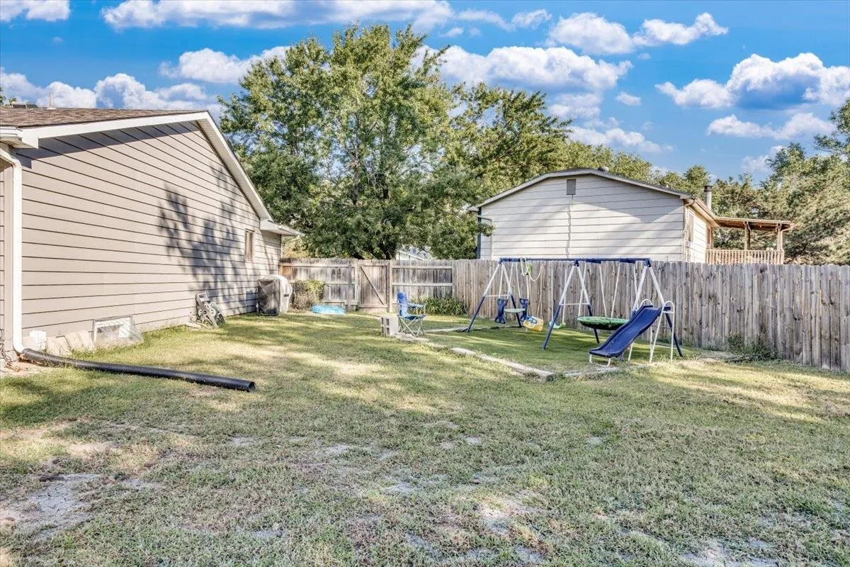 Wichita, Kansas 67226, United States, 3 Bedrooms Bedrooms, ,3 BathroomsBathrooms,Residential,Pending,45133