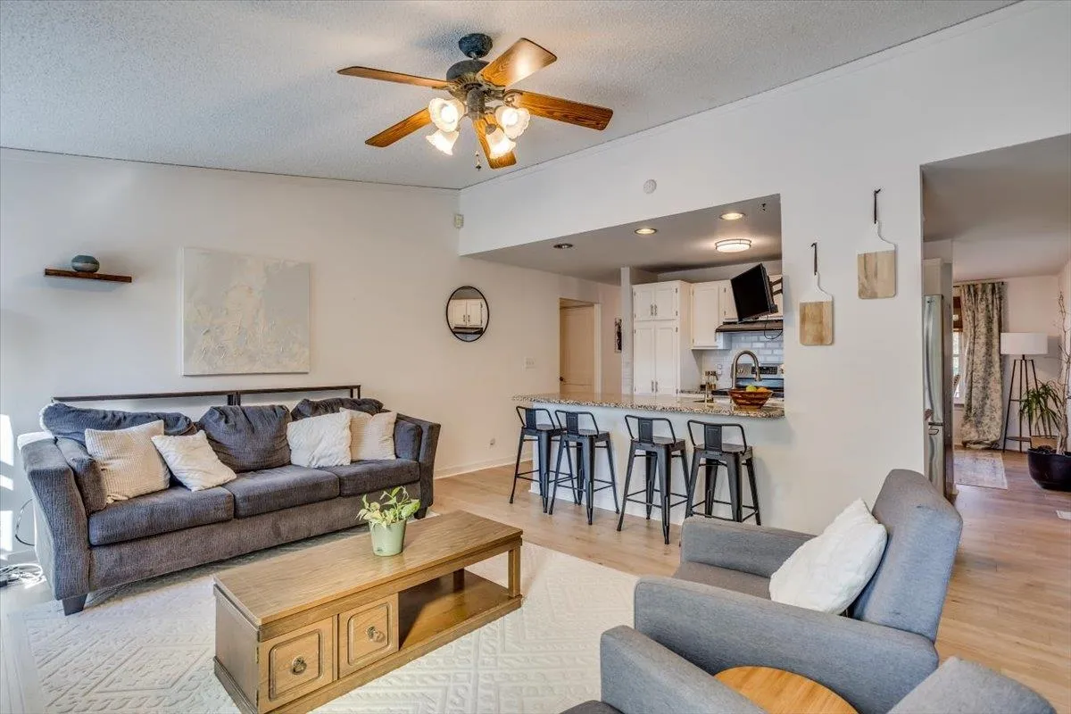 Wichita, Kansas 67226, United States, 3 Bedrooms Bedrooms, ,3 BathroomsBathrooms,Residential,Pending,45133