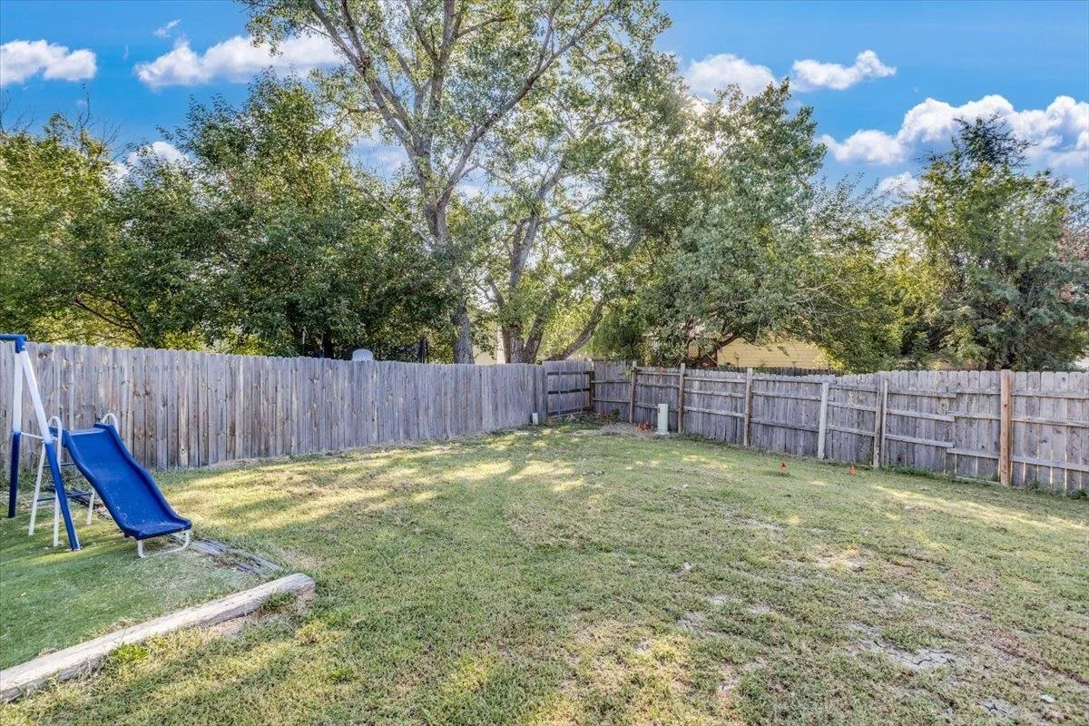 Wichita, Kansas 67226, United States, 3 Bedrooms Bedrooms, ,3 BathroomsBathrooms,Residential,Pending,45133