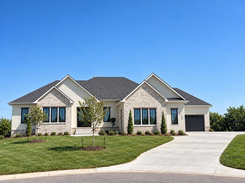 Homes For Sale - 3330 N Bedford Court<br/> Wichita, KS 67226