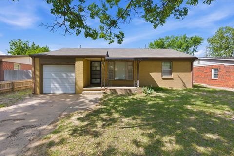 Homes For Sale - 1202 E Del Mar St<br/> Wichita, KS 67216