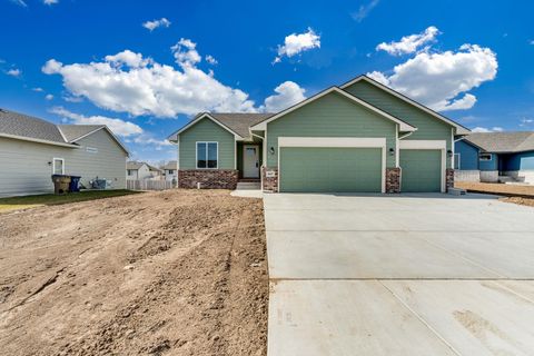 Homes For Sale - 1627 N Wildflower Ct<br/> Andover, KS 67002