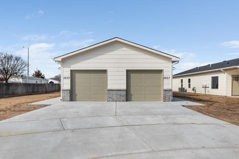 Multifamily For Sale - 2345 W Macarthur Ct<br/> Wichita, KS 67217