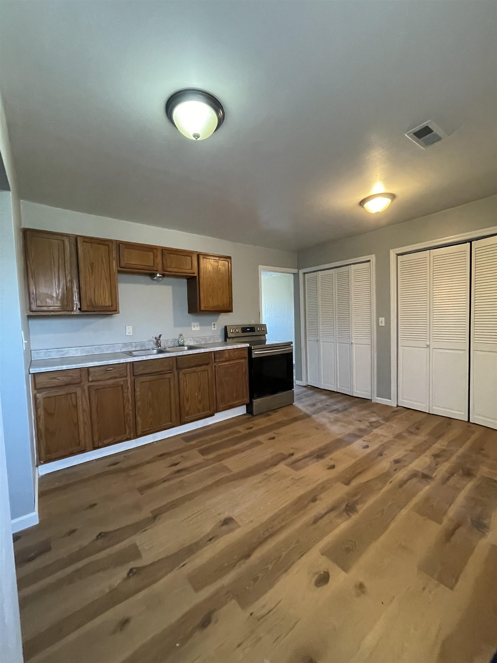 2910 E 24th St N St, Wichita, Kansas image 7