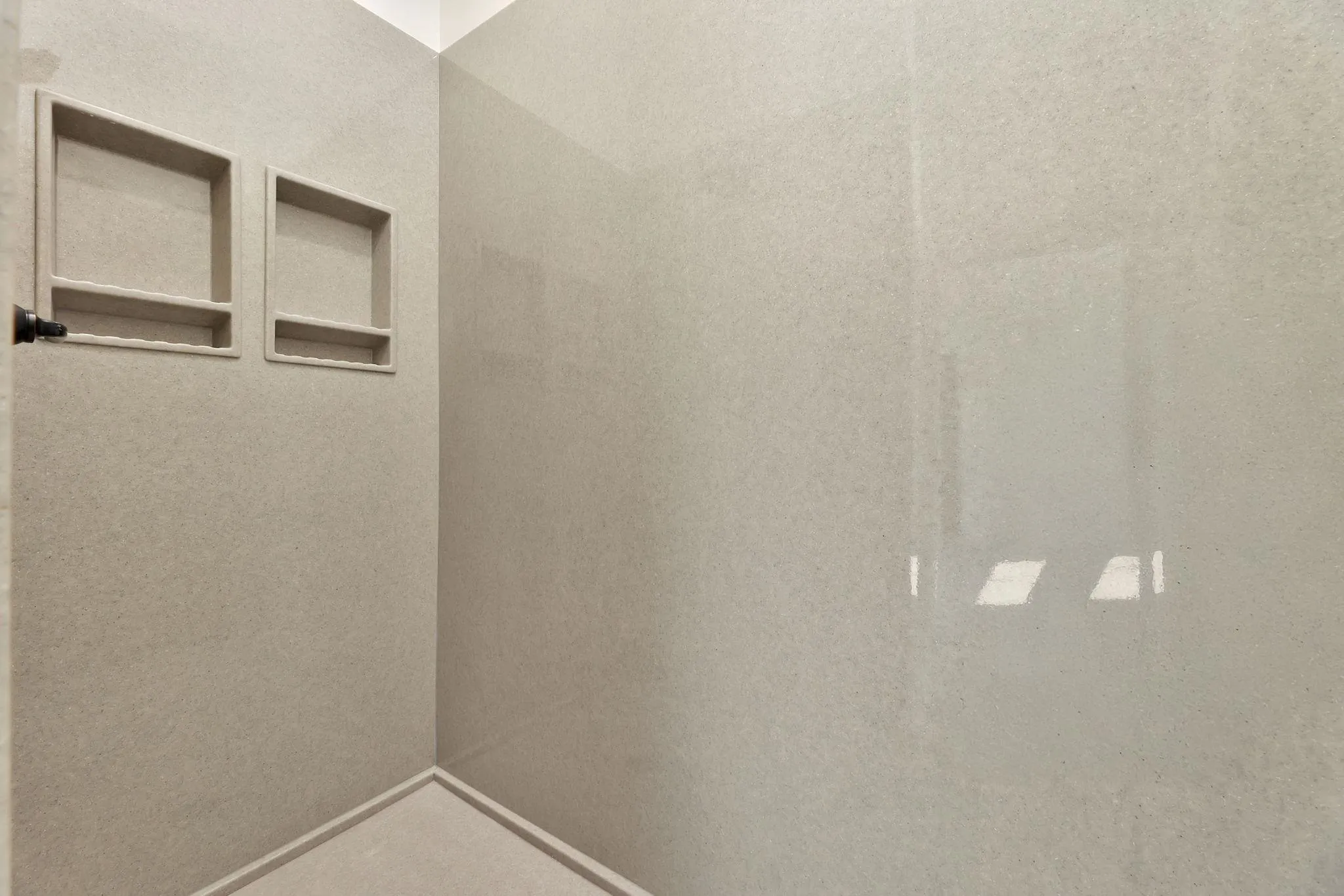 Halstead, Kansas 67056, United States, 2 Bedrooms Bedrooms, ,2 BathroomsBathrooms,Residential,Active,143432