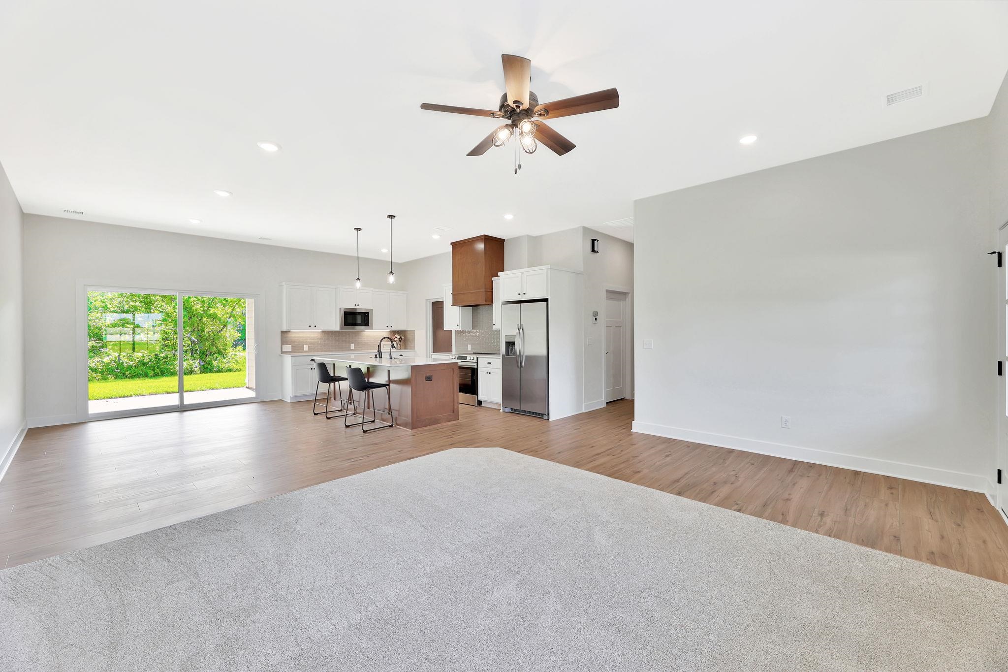 1208 Stutzman St, Halstead, Kansas image 4