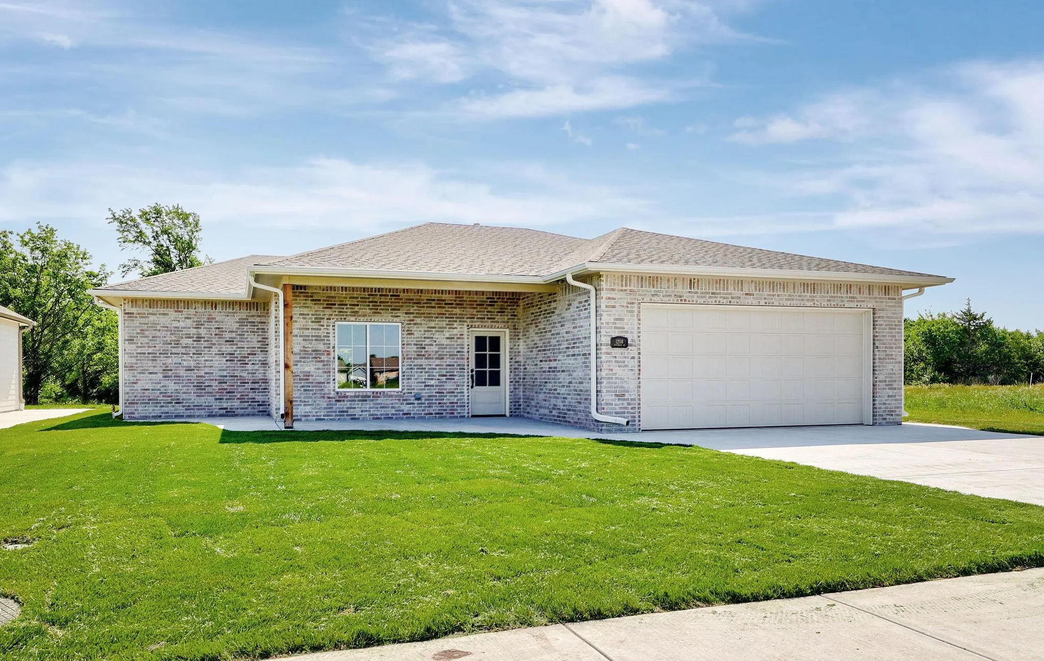 Halstead, Kansas 67056, United States, 2 Bedrooms Bedrooms, ,2 BathroomsBathrooms,Residential,Active,143432