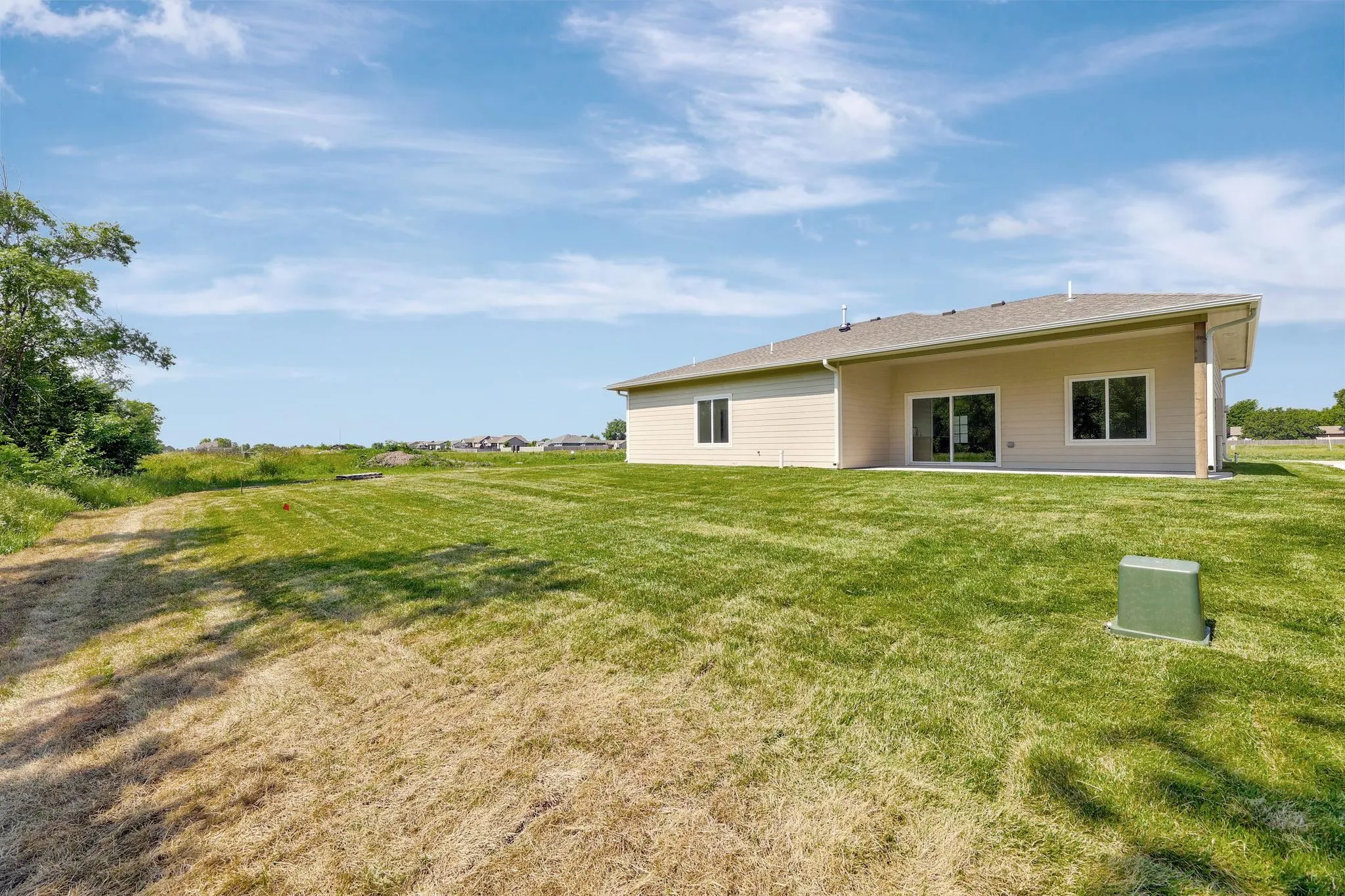 Halstead, Kansas 67056, United States, 2 Bedrooms Bedrooms, ,2 BathroomsBathrooms,Residential,Active,143432