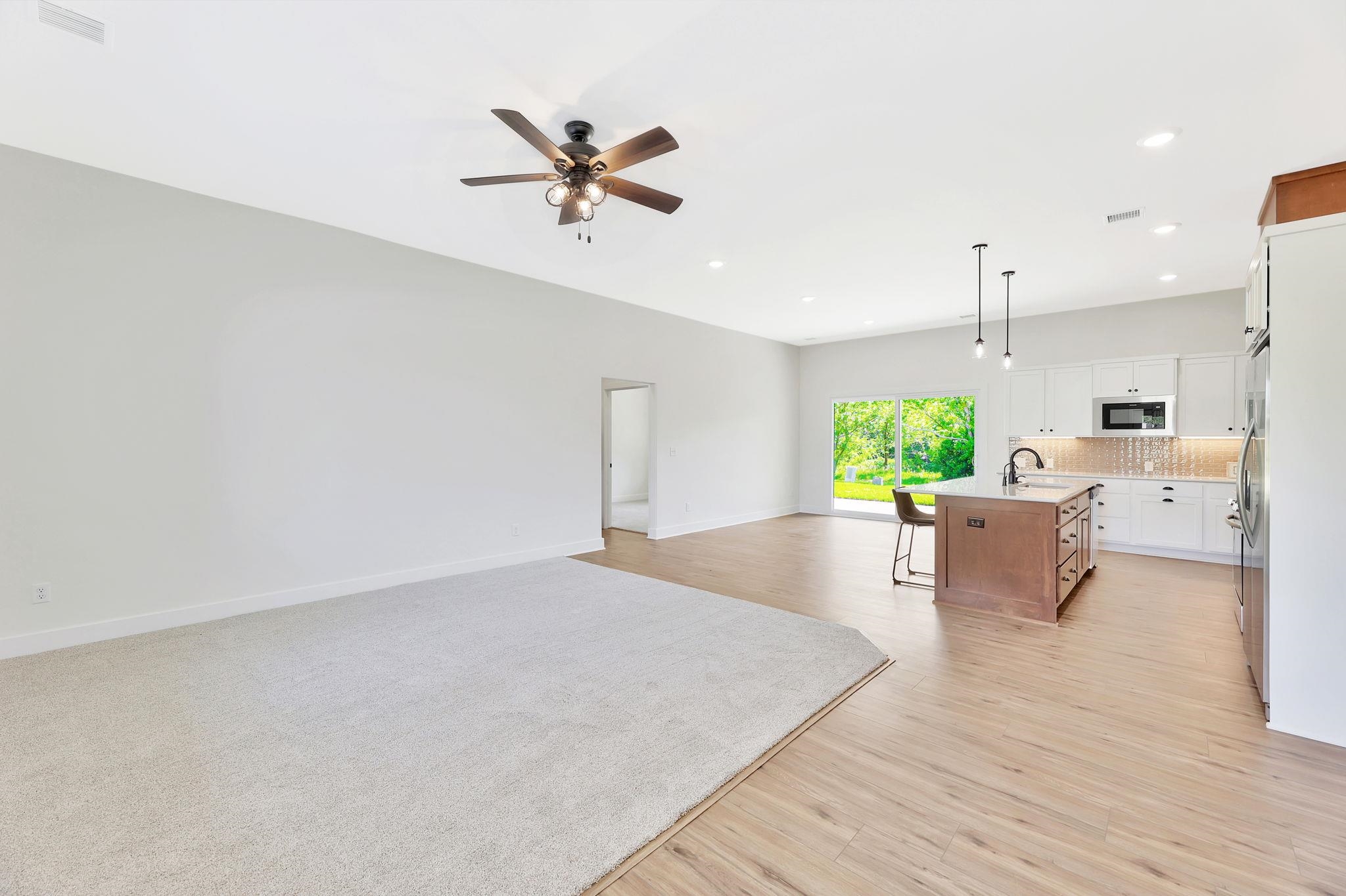 1208 Stutzman St, Halstead, Kansas image 3