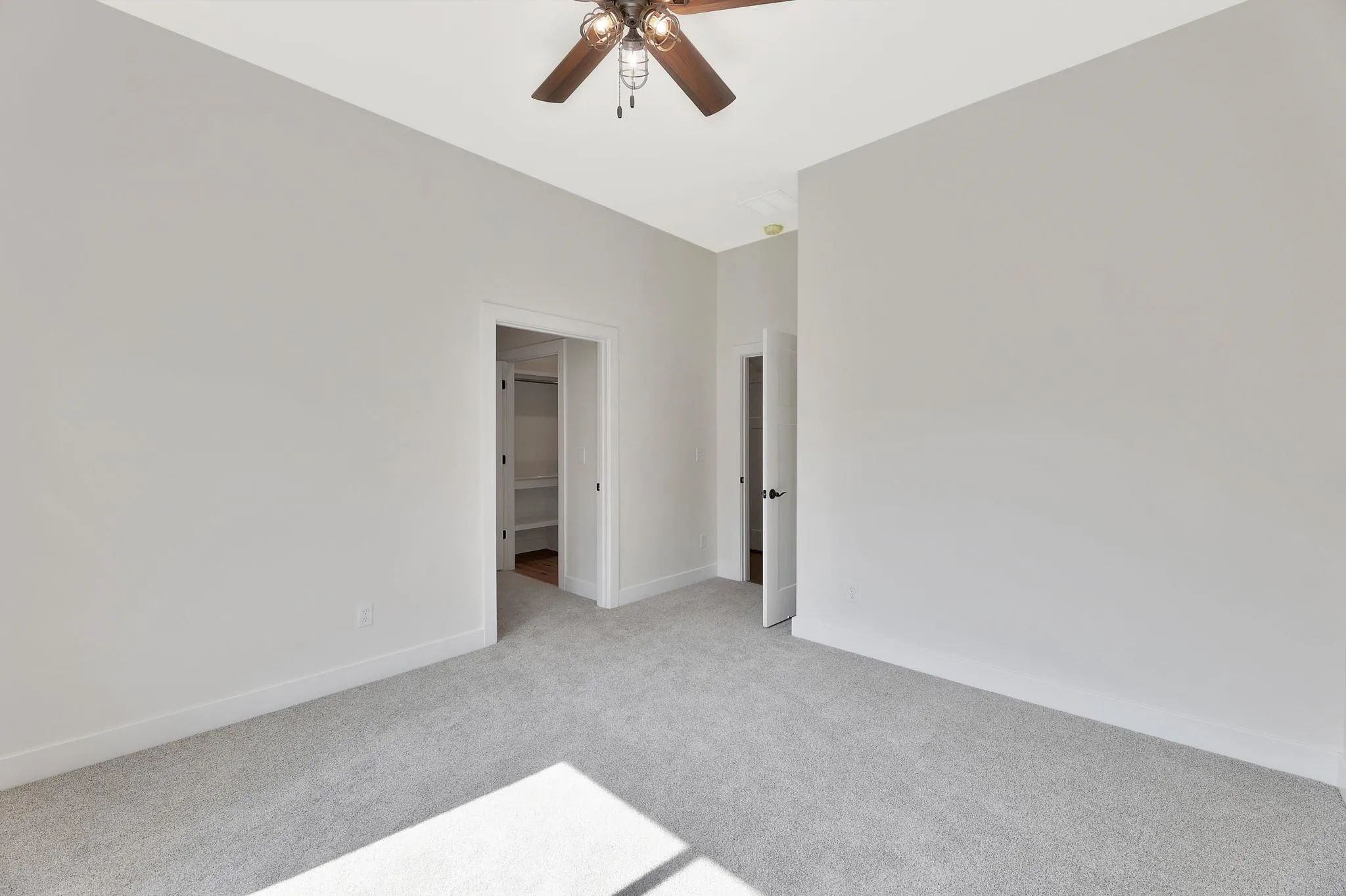 Halstead, Kansas 67056, United States, 2 Bedrooms Bedrooms, ,2 BathroomsBathrooms,Residential,Active,143432