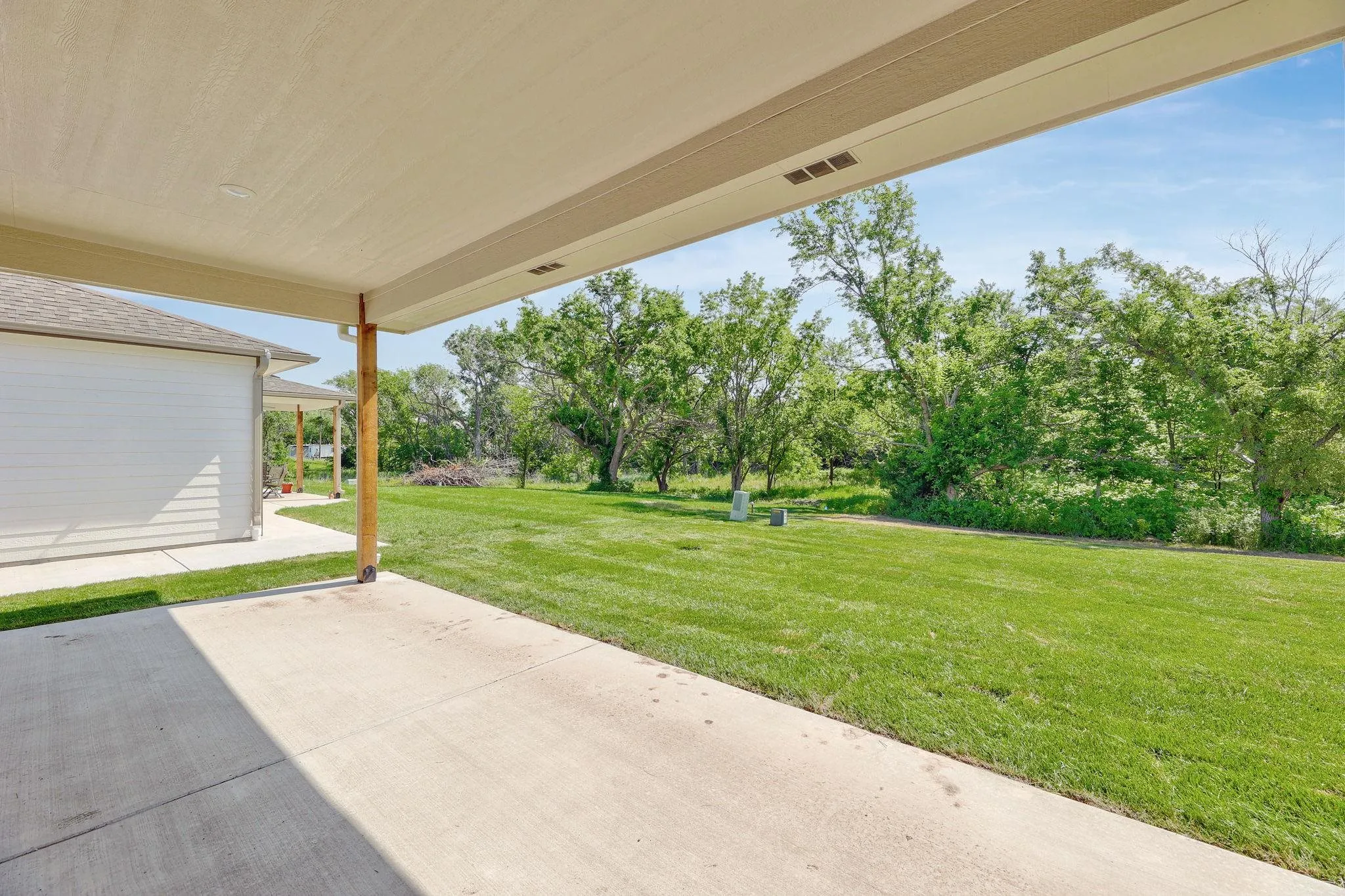 Halstead, Kansas 67056, United States, 2 Bedrooms Bedrooms, ,2 BathroomsBathrooms,Residential,Active,143432