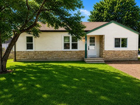 Homes For Sale - 825 W 33rd N St<br/> Wichita, KS 67204