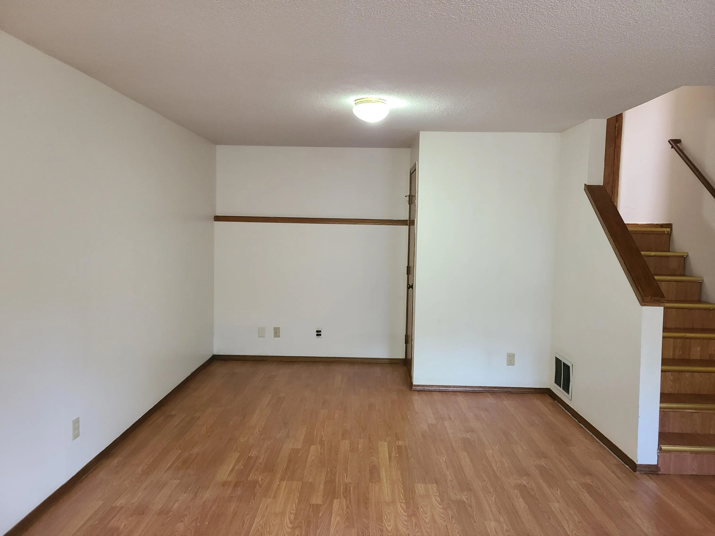 Wichita, Kansas 67220, United States, 3 Bedrooms Bedrooms, ,3 BathroomsBathrooms,Residential,Pending,111112