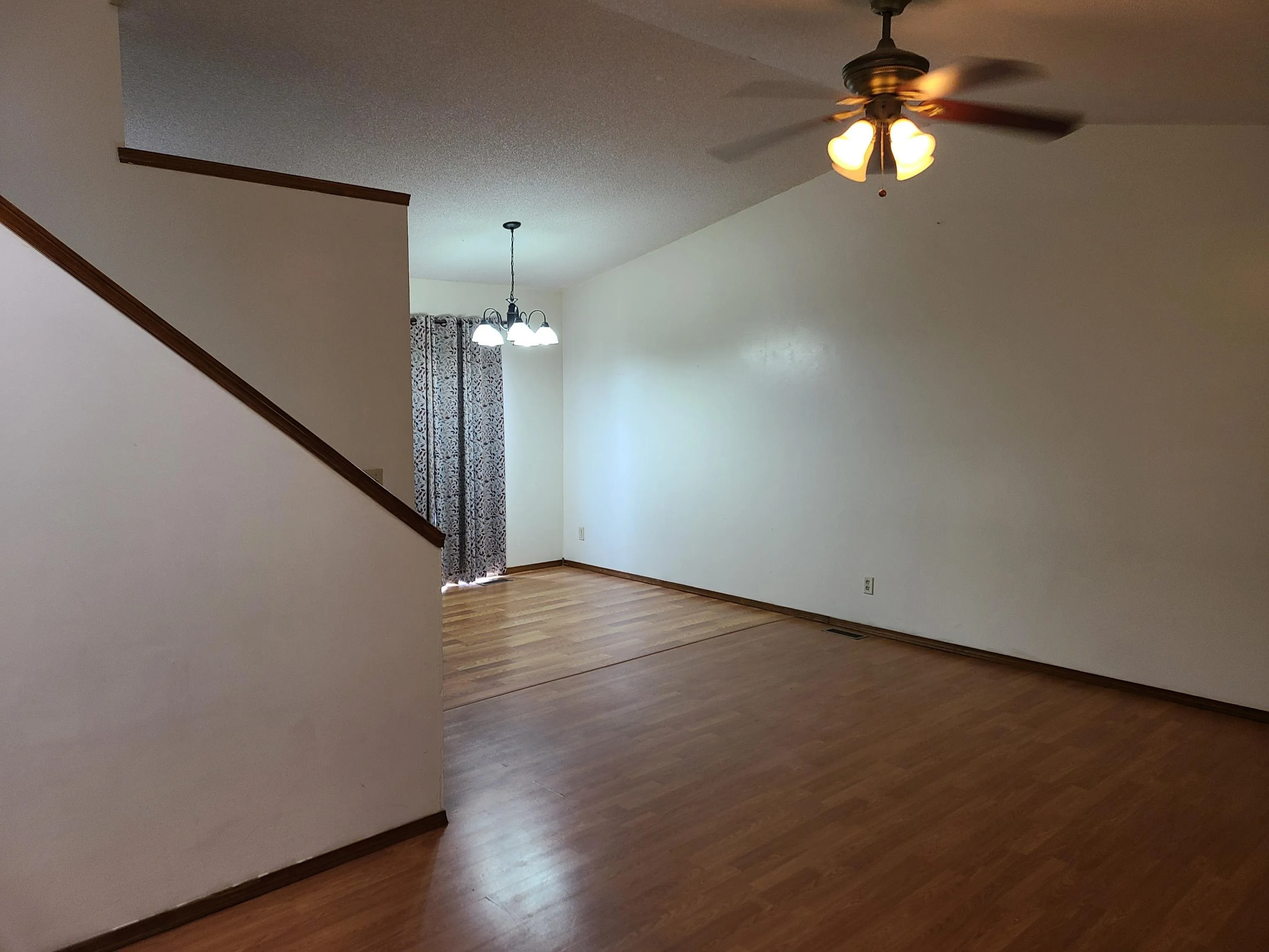Wichita, Kansas 67220, United States, 3 Bedrooms Bedrooms, ,3 BathroomsBathrooms,Residential,Pending,111112
