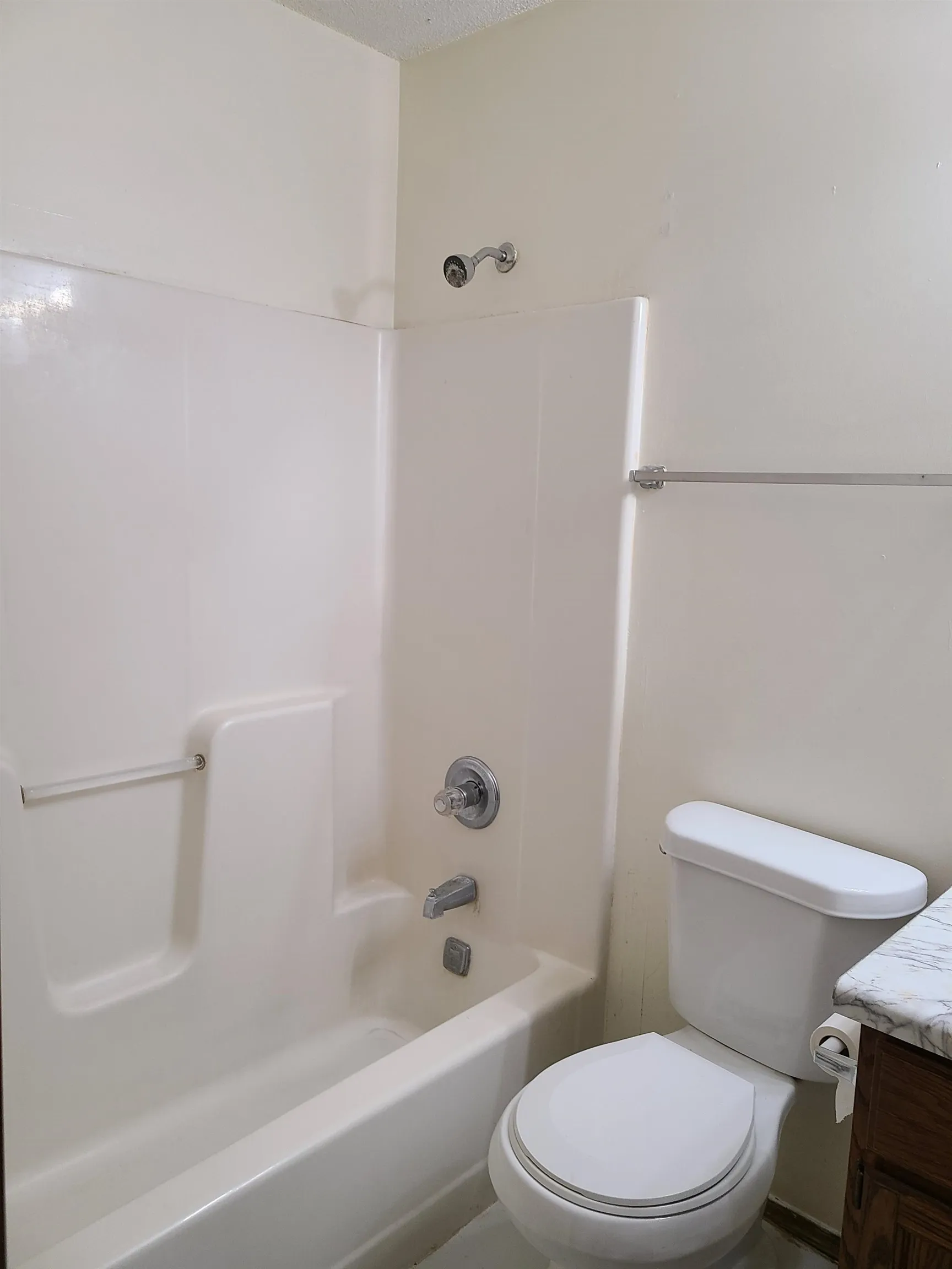 Wichita, Kansas 67220, United States, 3 Bedrooms Bedrooms, ,3 BathroomsBathrooms,Residential,Pending,111112
