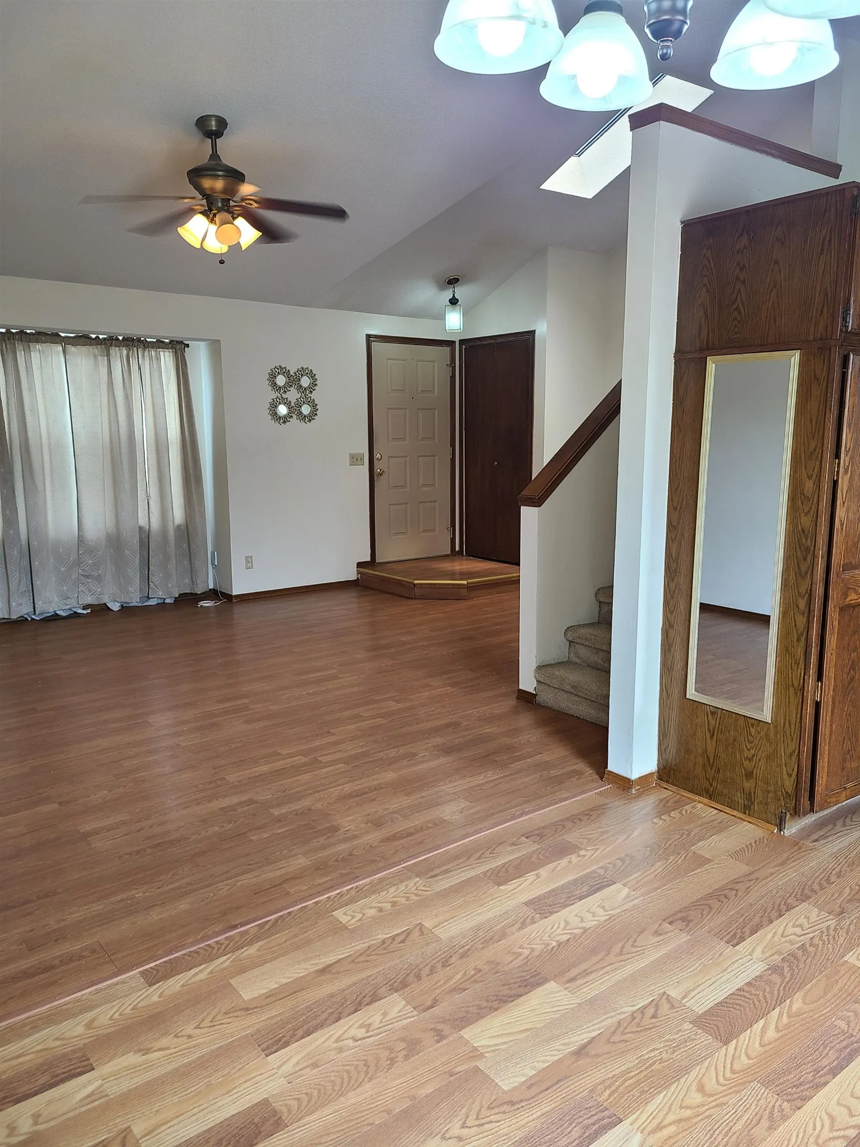 Wichita, Kansas 67220, United States, 3 Bedrooms Bedrooms, ,3 BathroomsBathrooms,Residential,Pending,111112