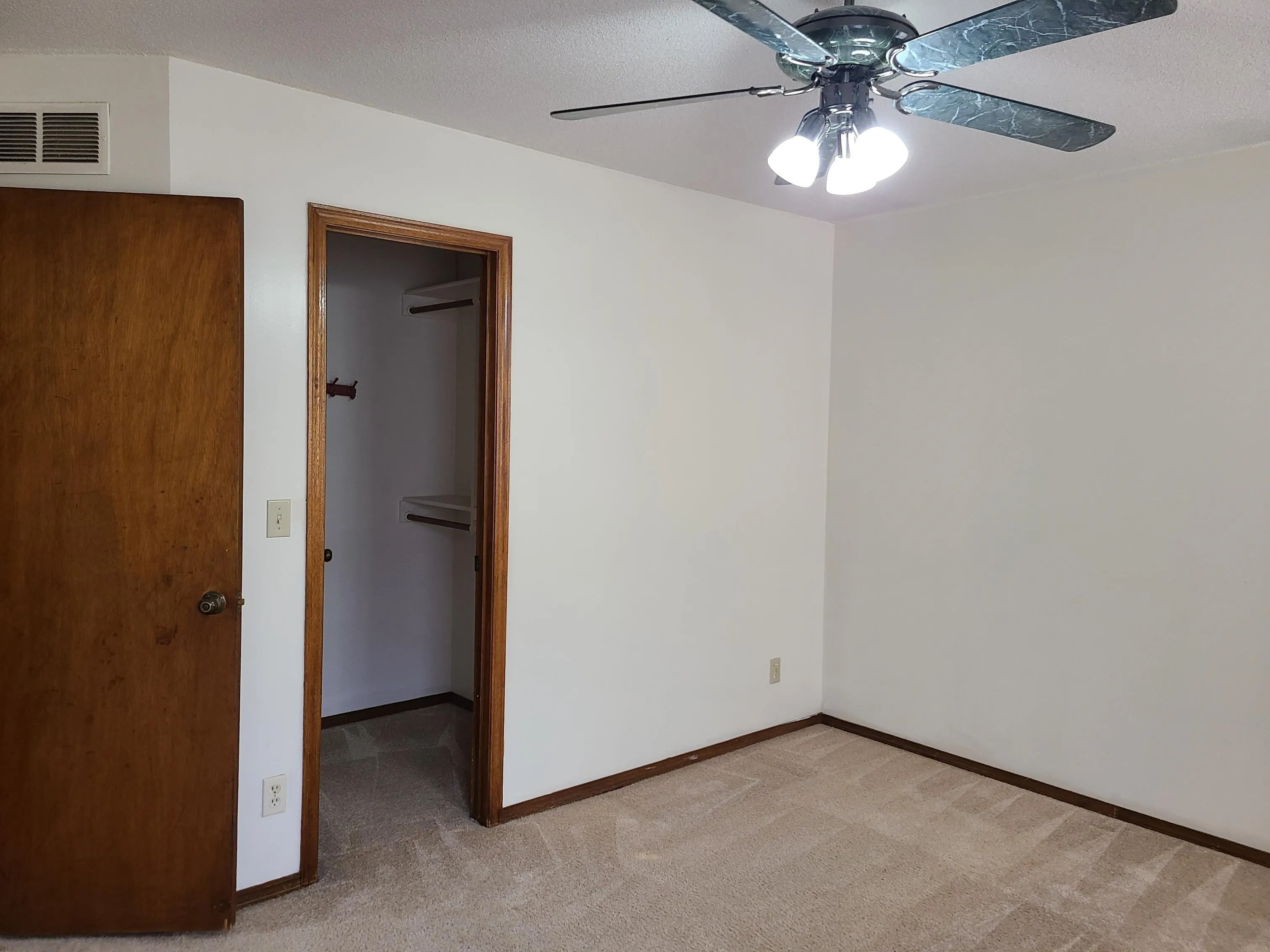 Wichita, Kansas 67220, United States, 3 Bedrooms Bedrooms, ,3 BathroomsBathrooms,Residential,Pending,111112