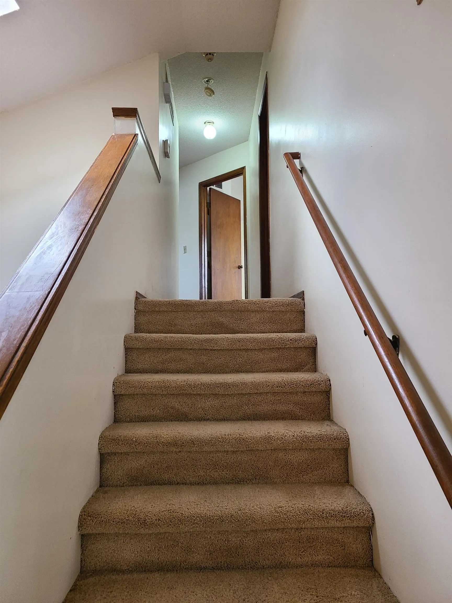 Wichita, Kansas 67220, United States, 3 Bedrooms Bedrooms, ,3 BathroomsBathrooms,Residential,Pending,111112