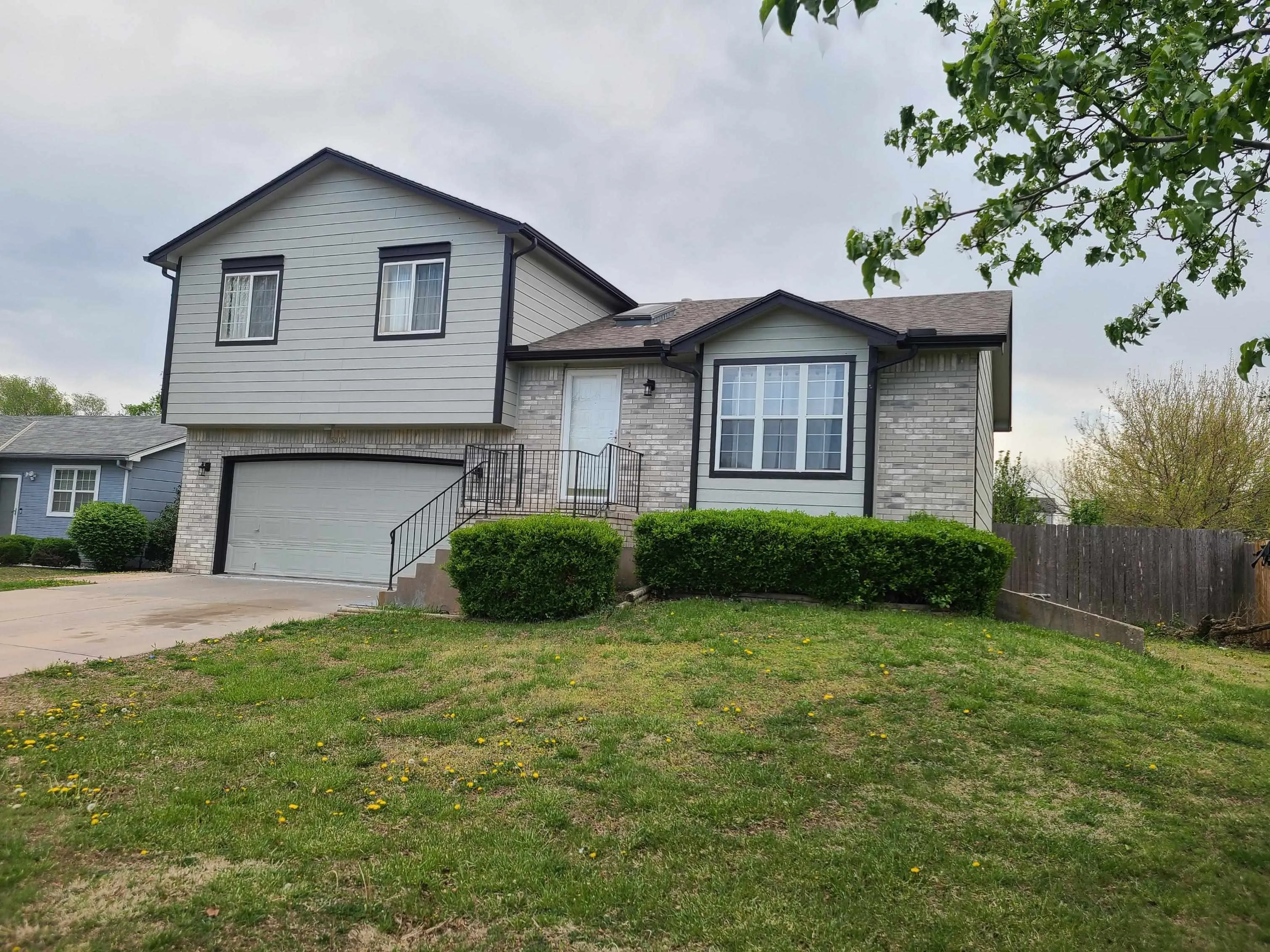 Wichita, Kansas 67220, United States, 3 Bedrooms Bedrooms, ,3 BathroomsBathrooms,Residential,Pending,111112