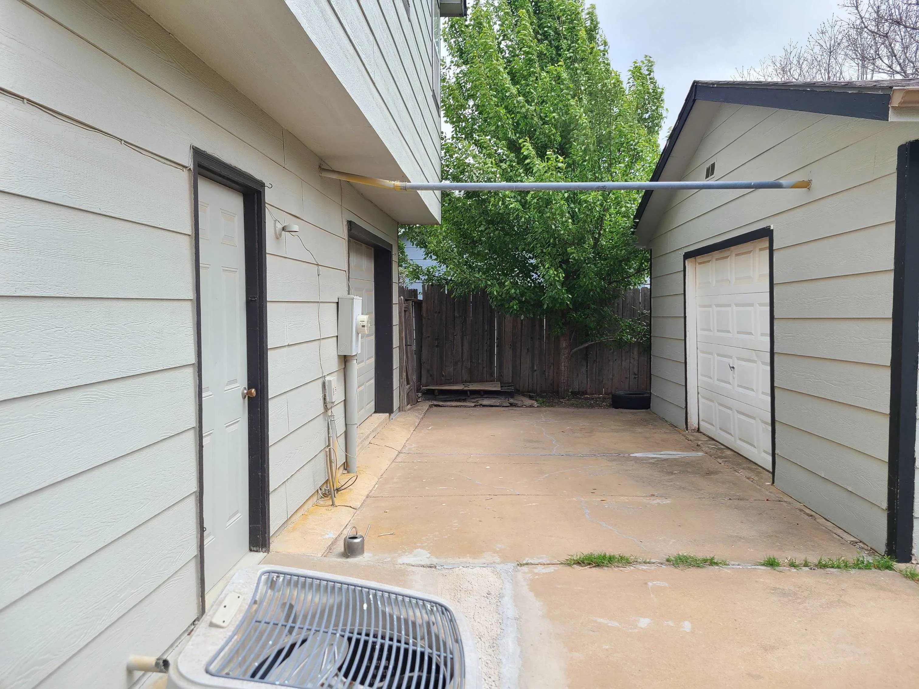 Wichita, Kansas 67220, United States, 3 Bedrooms Bedrooms, ,3 BathroomsBathrooms,Residential,Pending,111112
