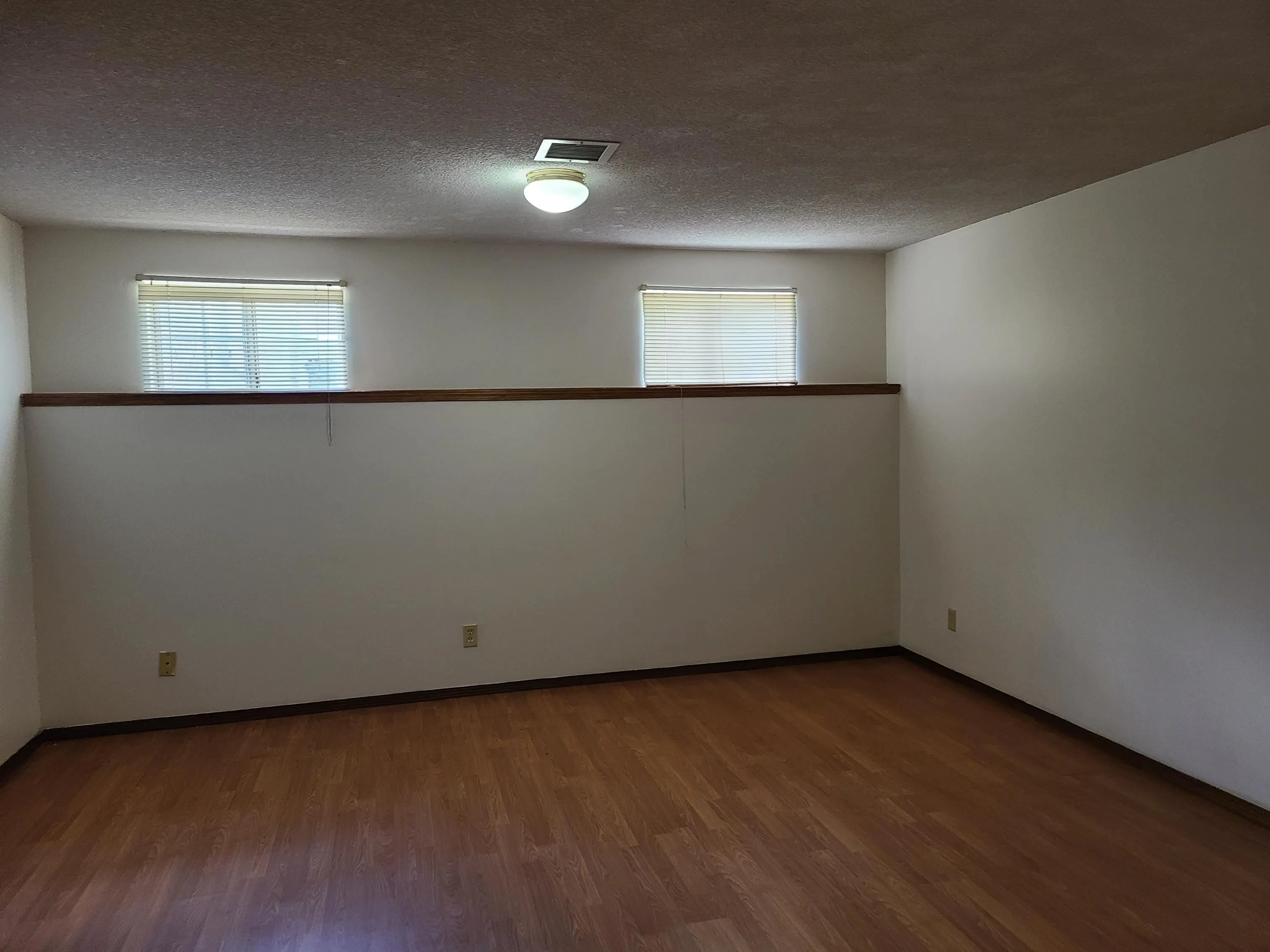 Wichita, Kansas 67220, United States, 3 Bedrooms Bedrooms, ,3 BathroomsBathrooms,Residential,Pending,111112