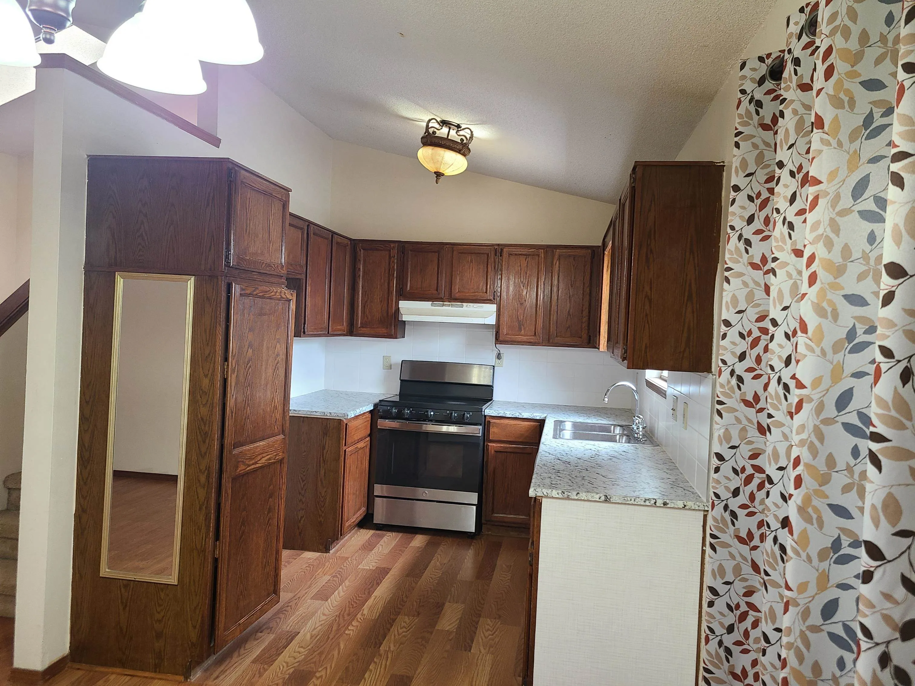Wichita, Kansas 67220, United States, 3 Bedrooms Bedrooms, ,3 BathroomsBathrooms,Residential,Pending,111112