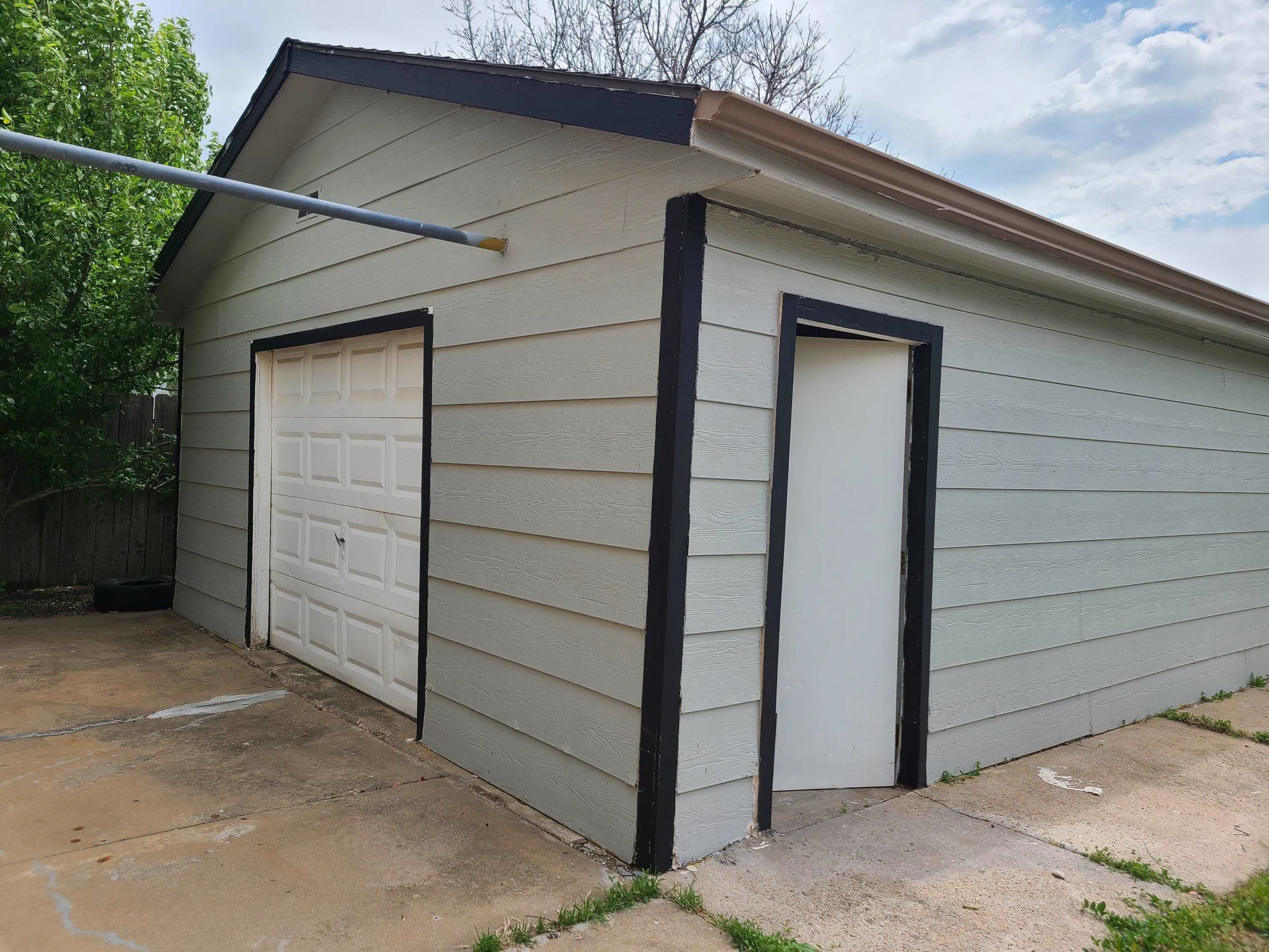 Wichita, Kansas 67220, United States, 3 Bedrooms Bedrooms, ,3 BathroomsBathrooms,Residential,Pending,111112