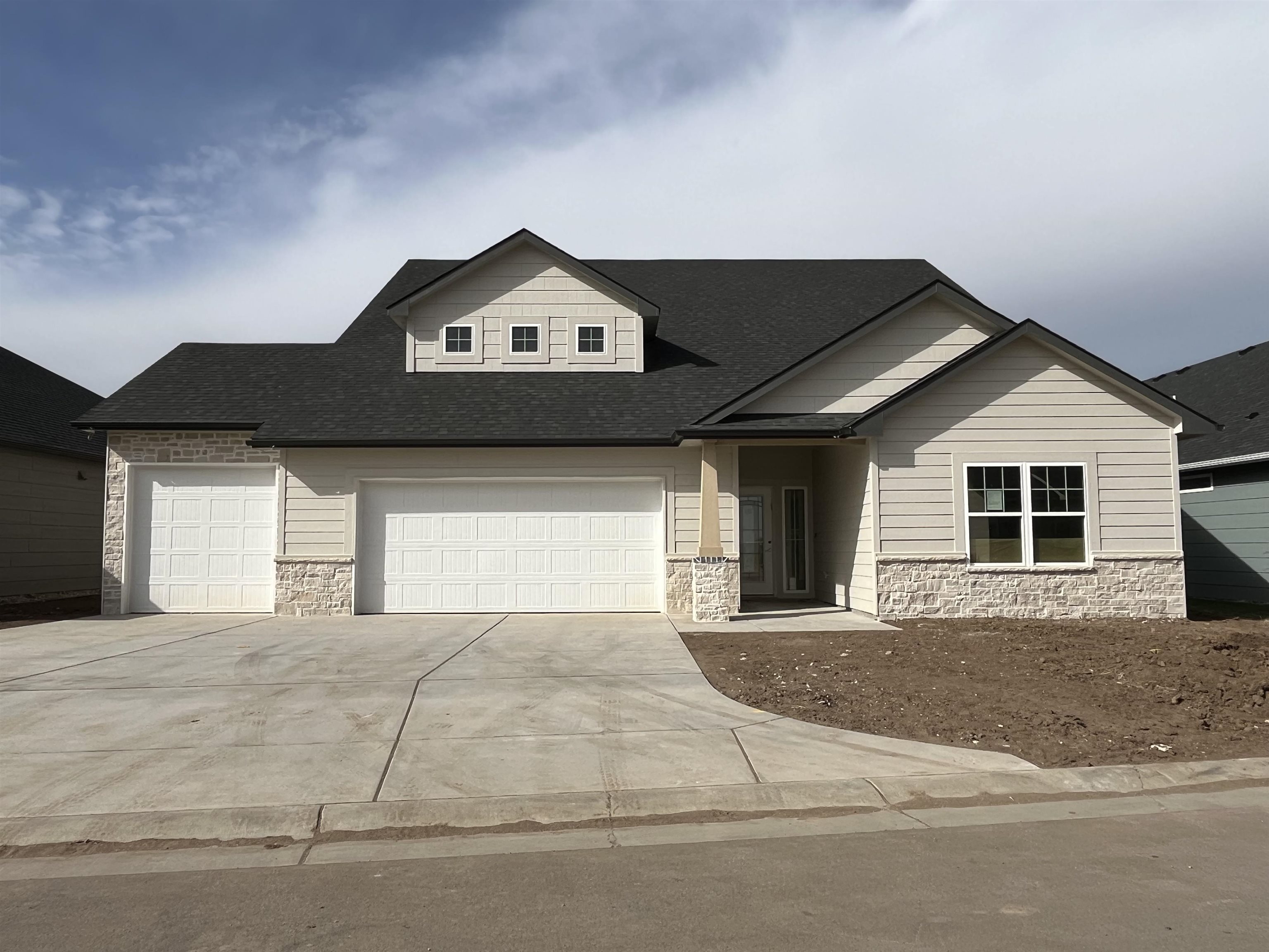 1667 N Forestview Ct, Wichita, Kansas image 1