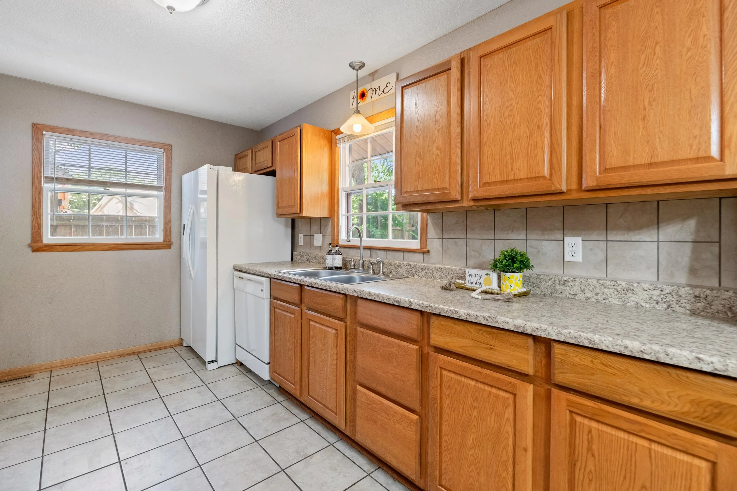 Wichita, Kansas 67216, United States, 2 Bedrooms Bedrooms, ,2 BathroomsBathrooms,Residential,Active,176726