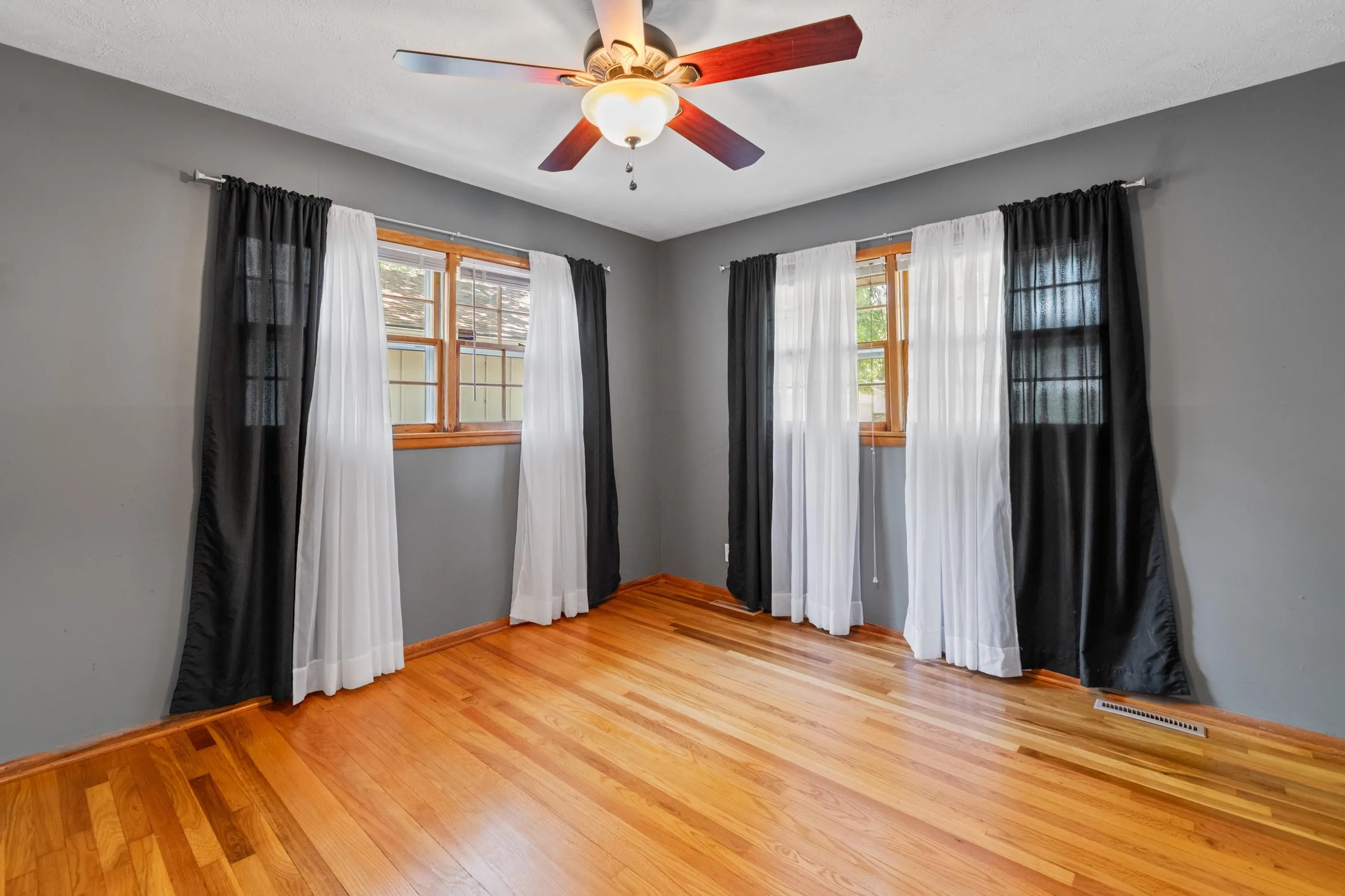 Wichita, Kansas 67216, United States, 2 Bedrooms Bedrooms, ,2 BathroomsBathrooms,Residential,Active,176726