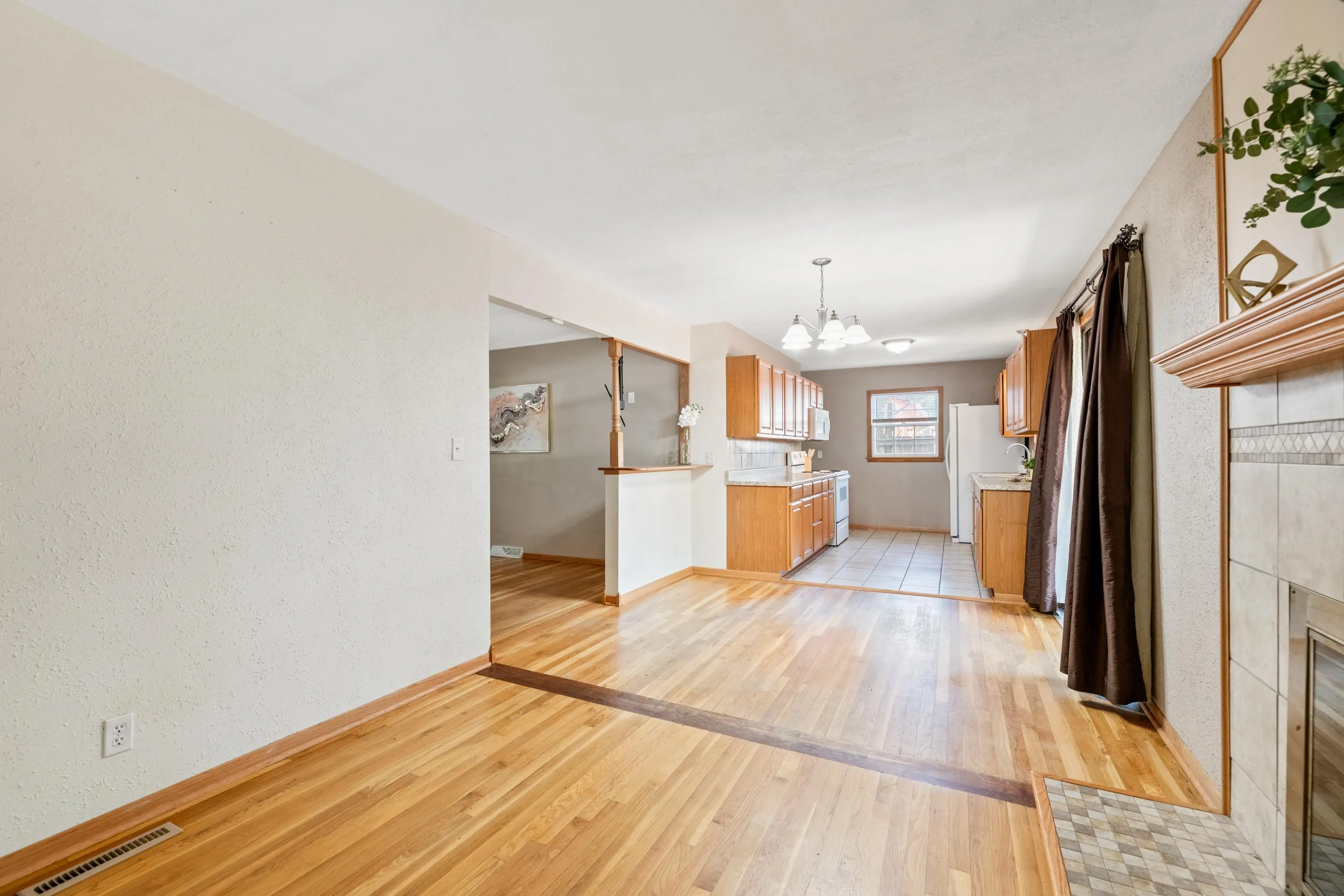 Wichita, Kansas 67216, United States, 2 Bedrooms Bedrooms, ,2 BathroomsBathrooms,Residential,Active,176726